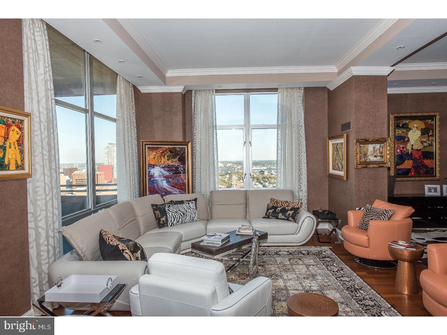 SYMPHONY HOUSE - Residential