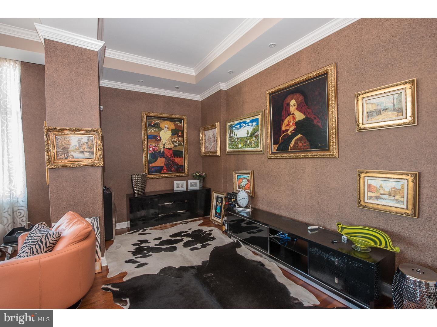 SYMPHONY HOUSE - Residential