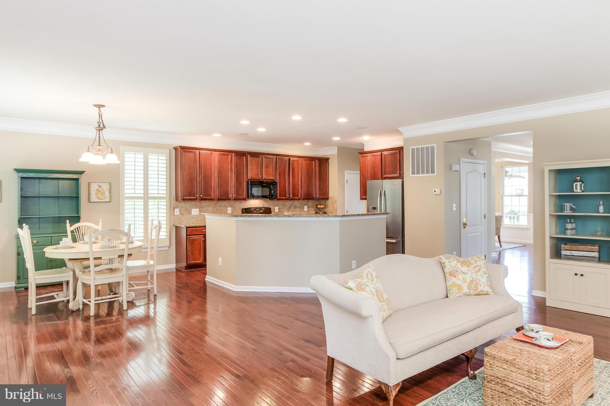 SOUTH RIDING - Residential