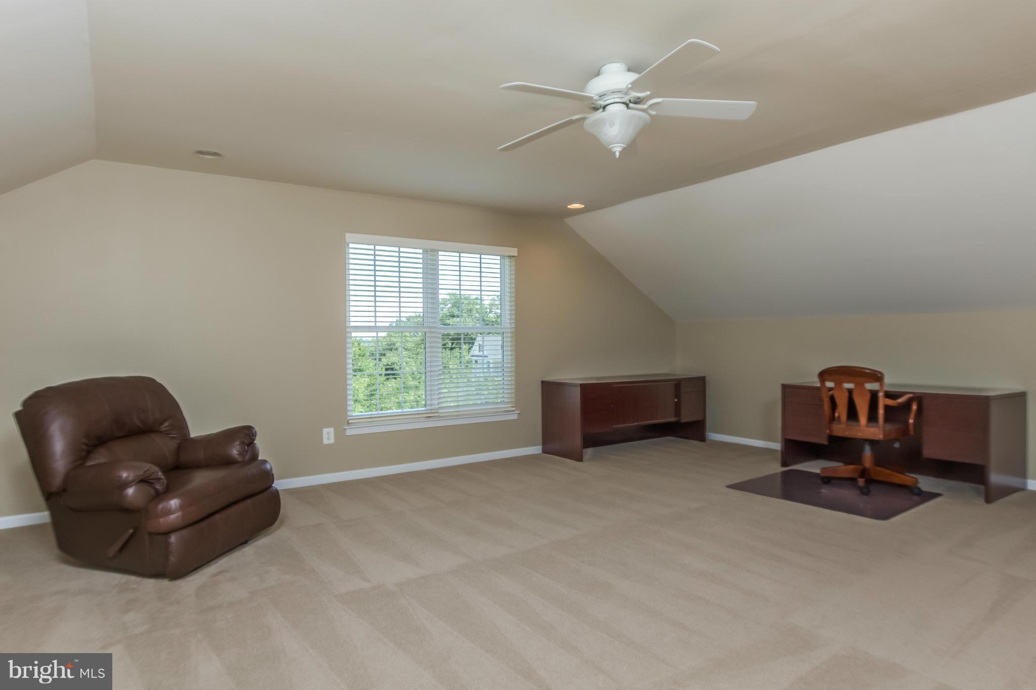 SOUTH RIDING - Residential