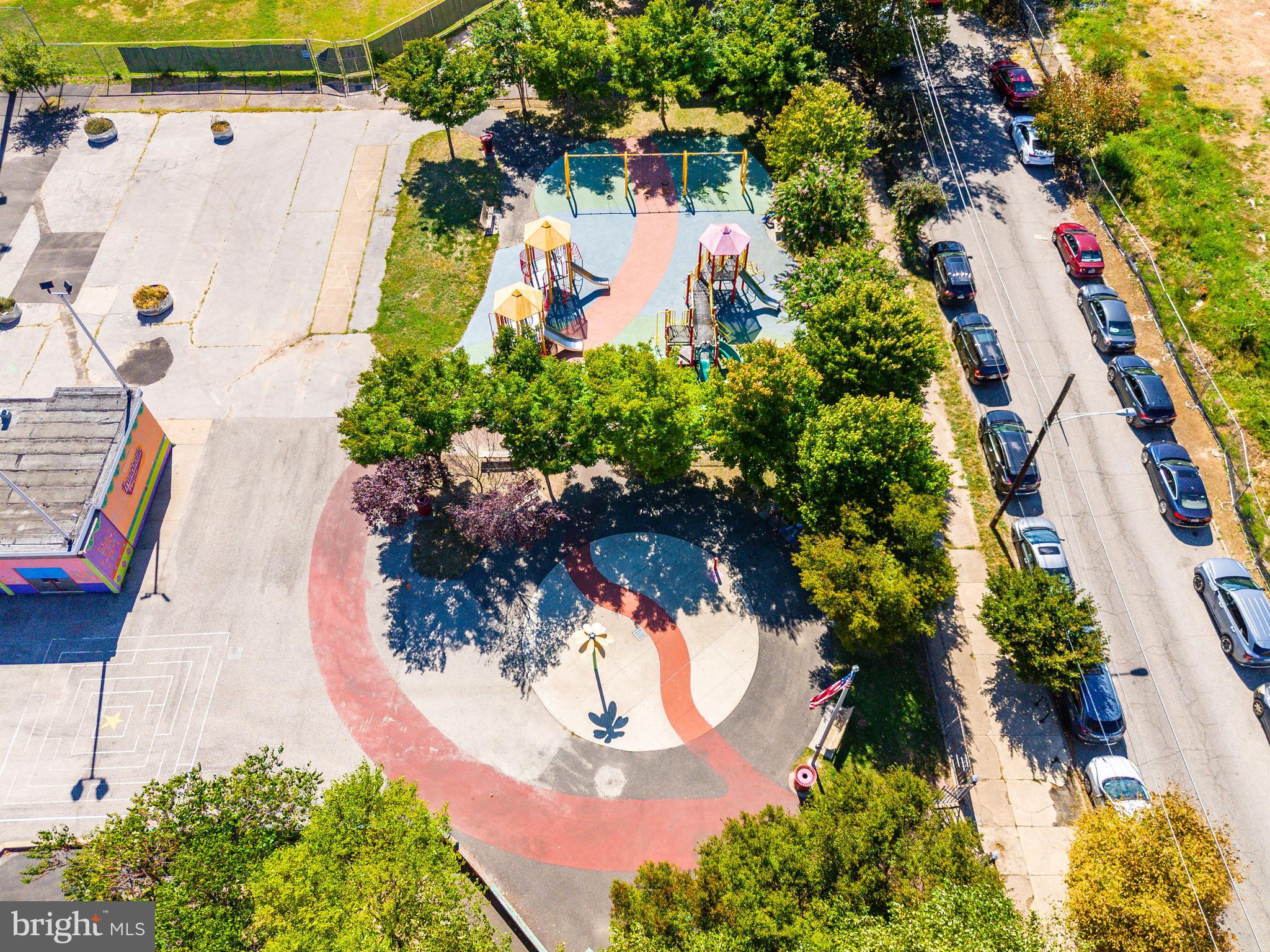 FAIRMOUNT - Residential