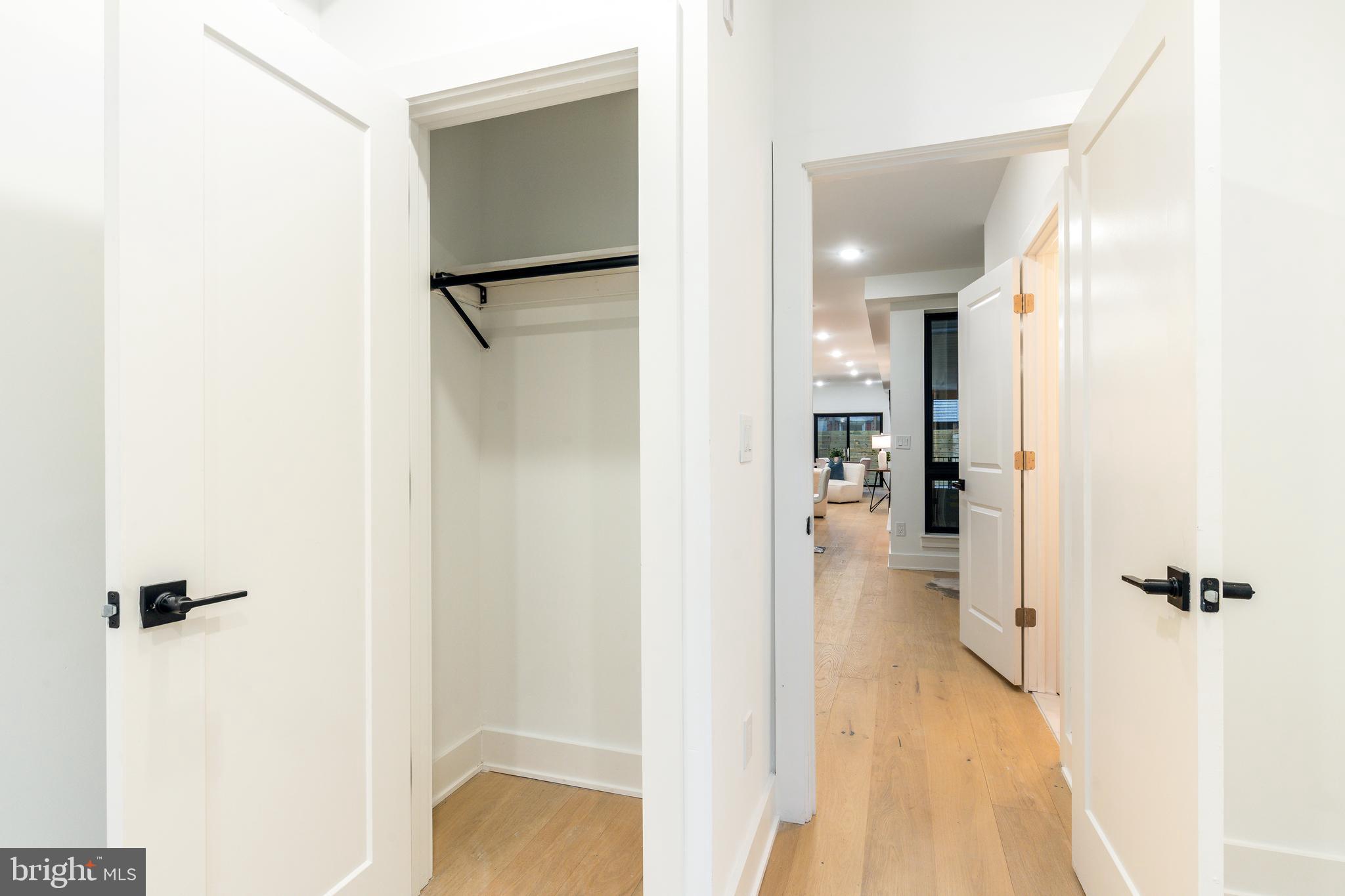 FAIRMOUNT - Residential