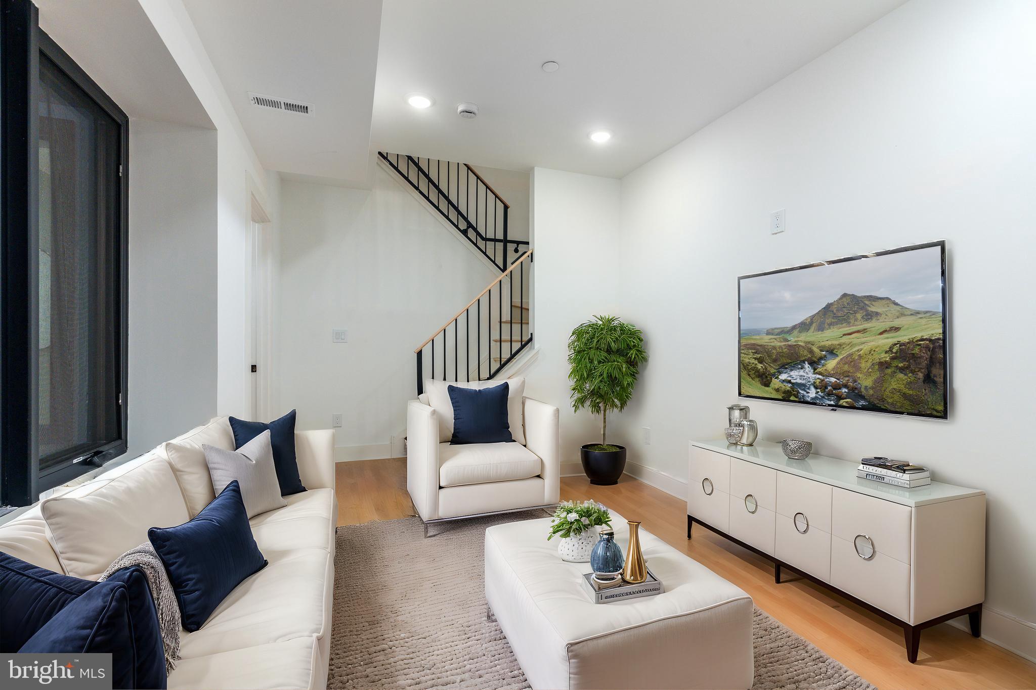 FAIRMOUNT - Residential