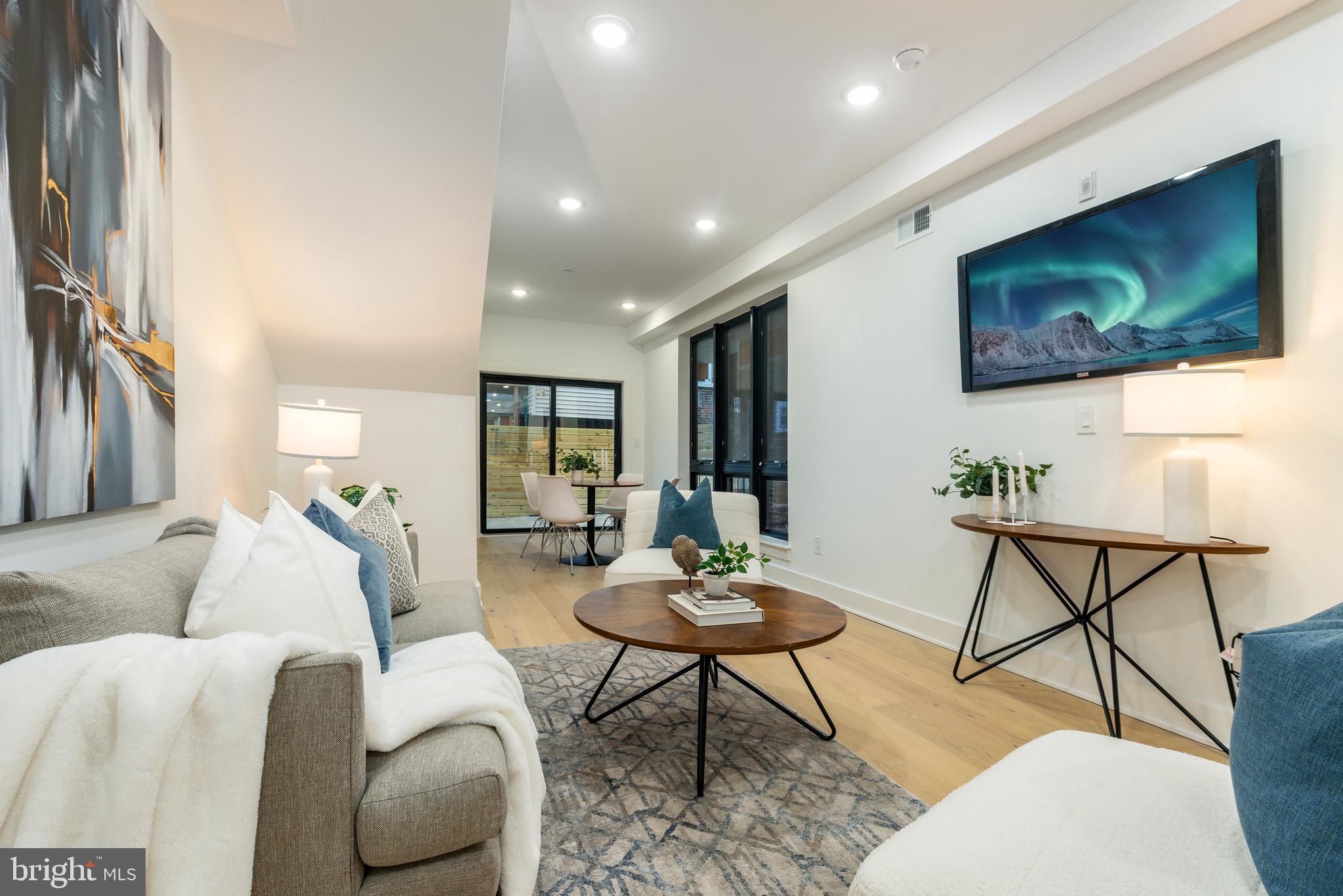 FAIRMOUNT - Residential