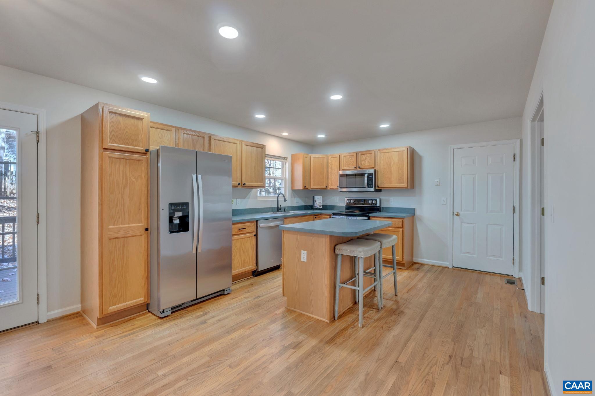 LAKE MONTICELLO - Residential