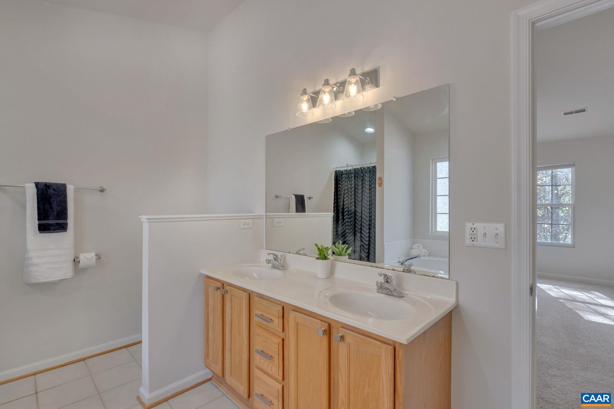 LAKE MONTICELLO - Residential