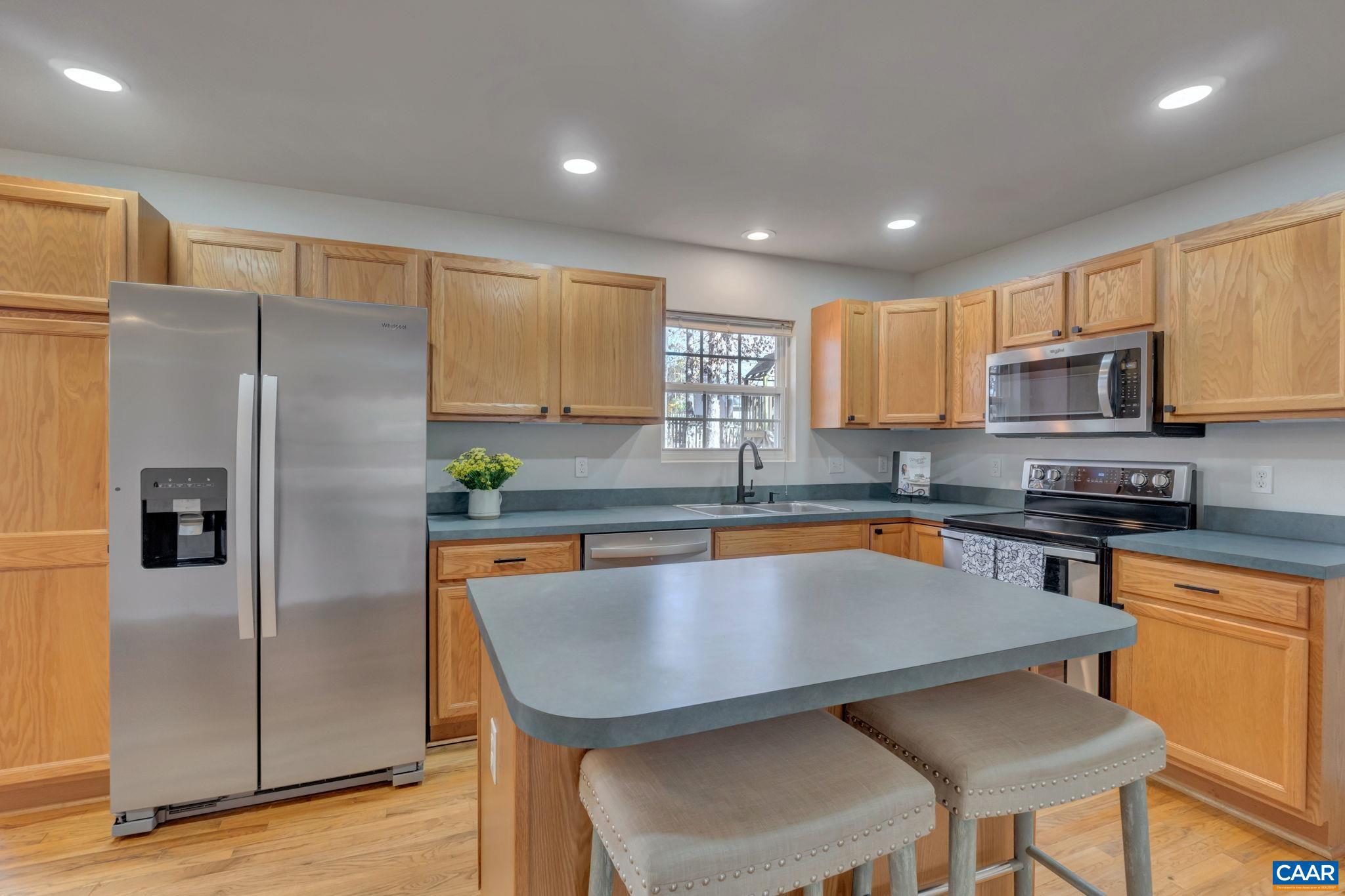 LAKE MONTICELLO - Residential