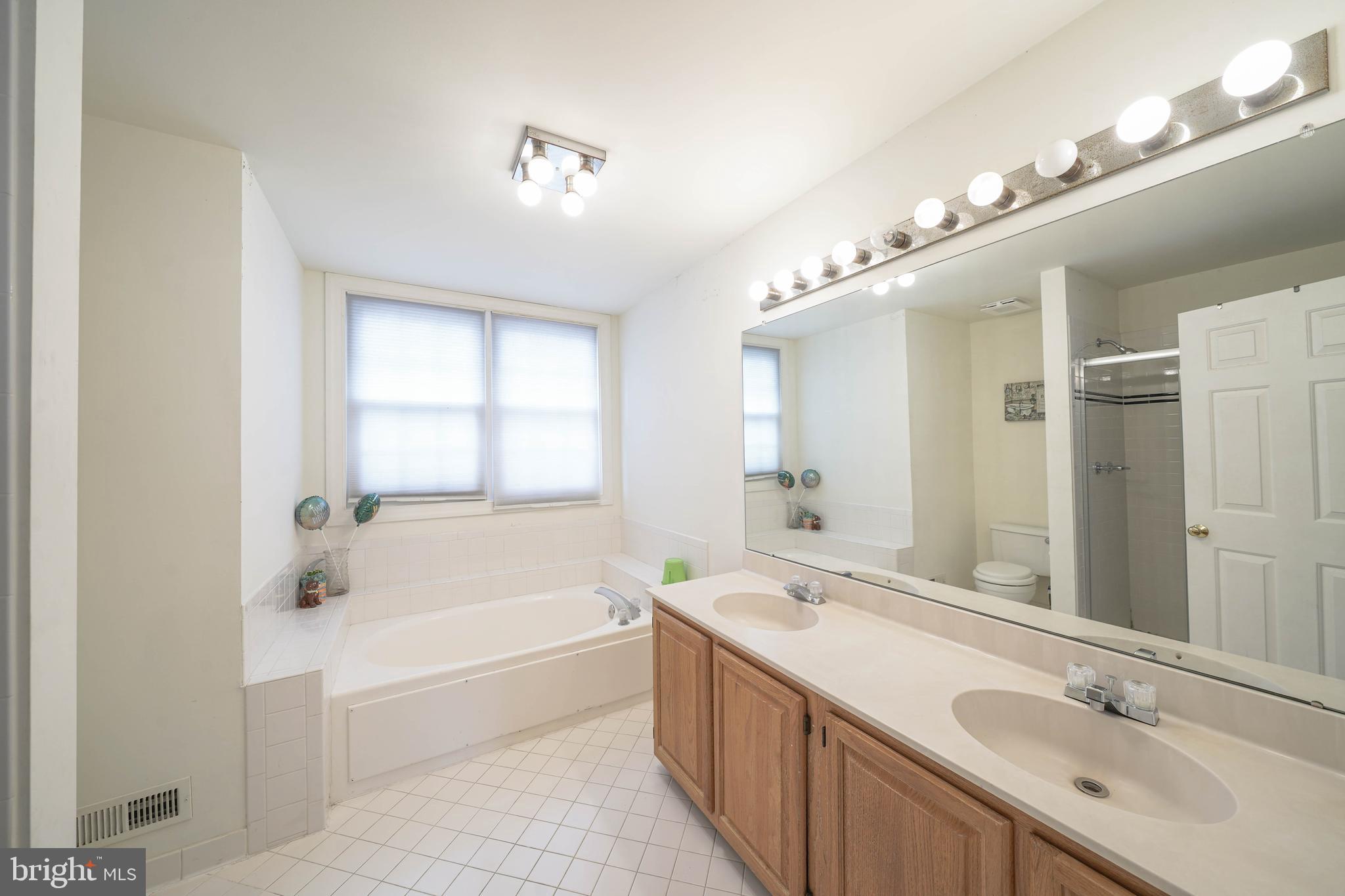 MEADOWGATE - Residential