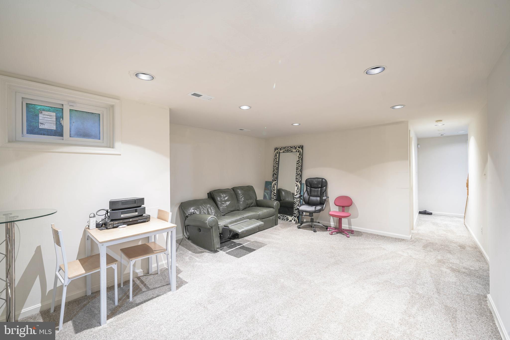 MEADOWGATE - Residential