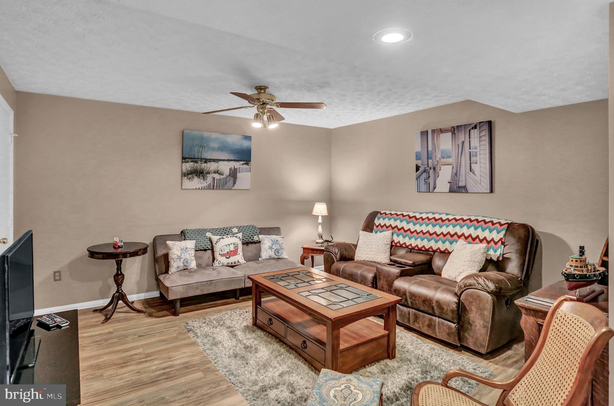 SMALL CROSSINGS - Residential