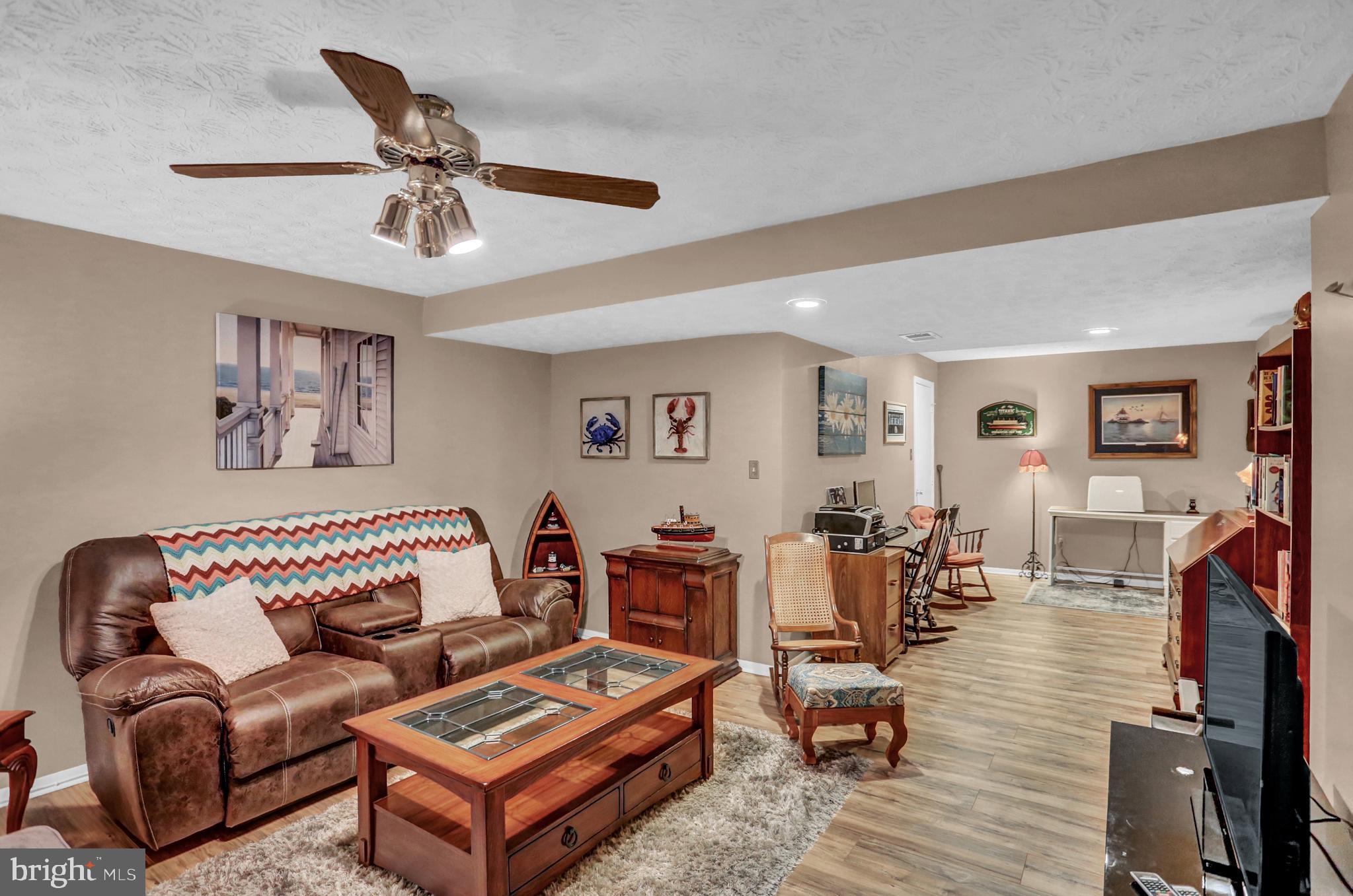 SMALL CROSSINGS - Residential