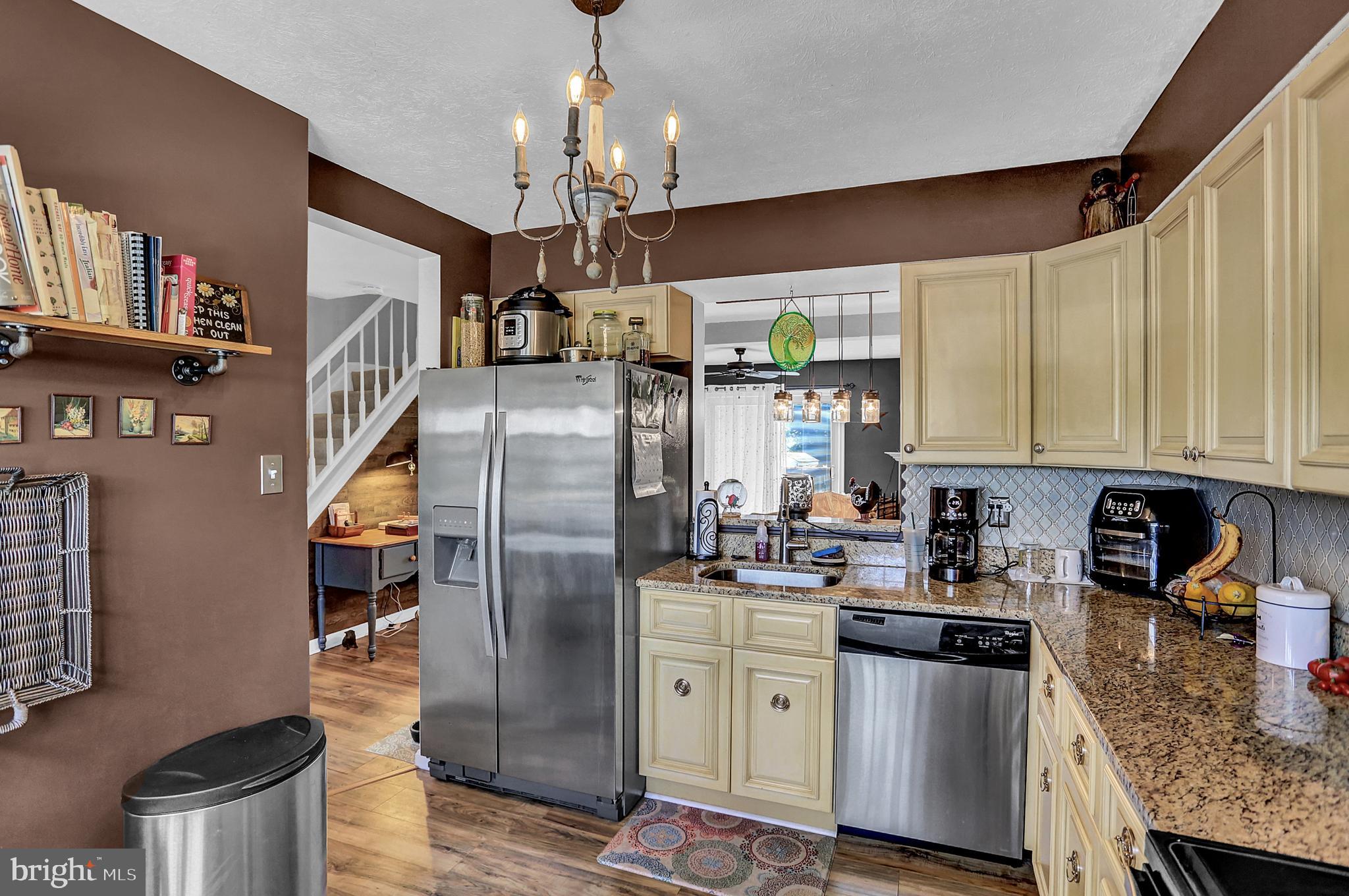 SMALL CROSSINGS - Residential