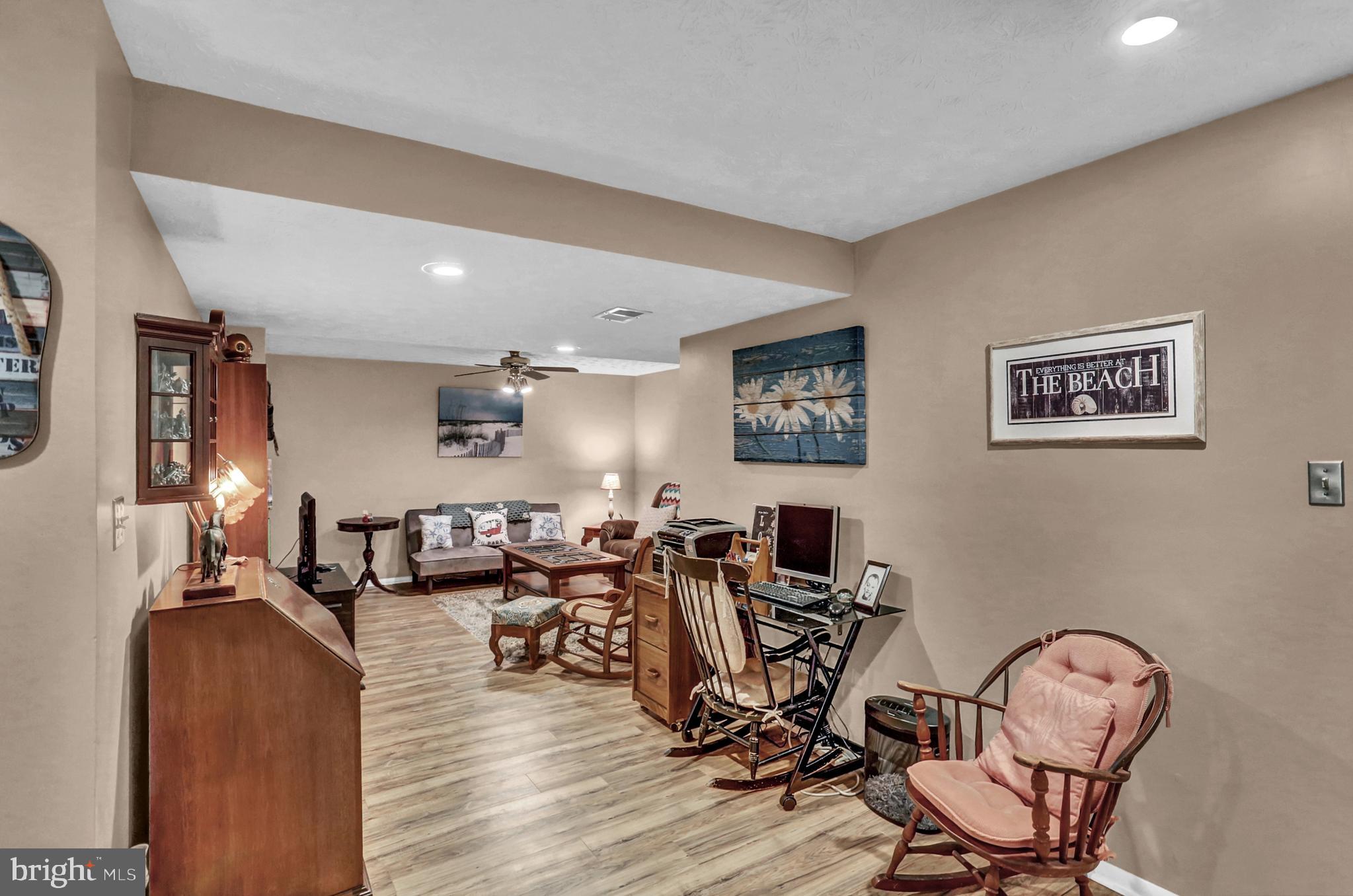 SMALL CROSSINGS - Residential