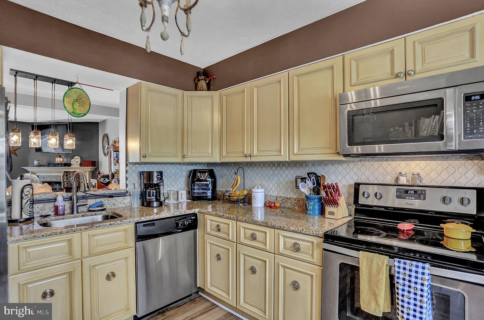 SMALL CROSSINGS - Residential