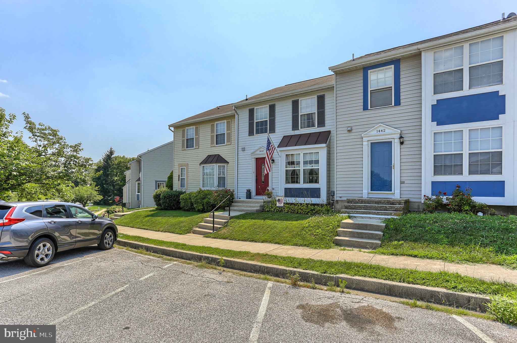 SMALL CROSSINGS - Residential