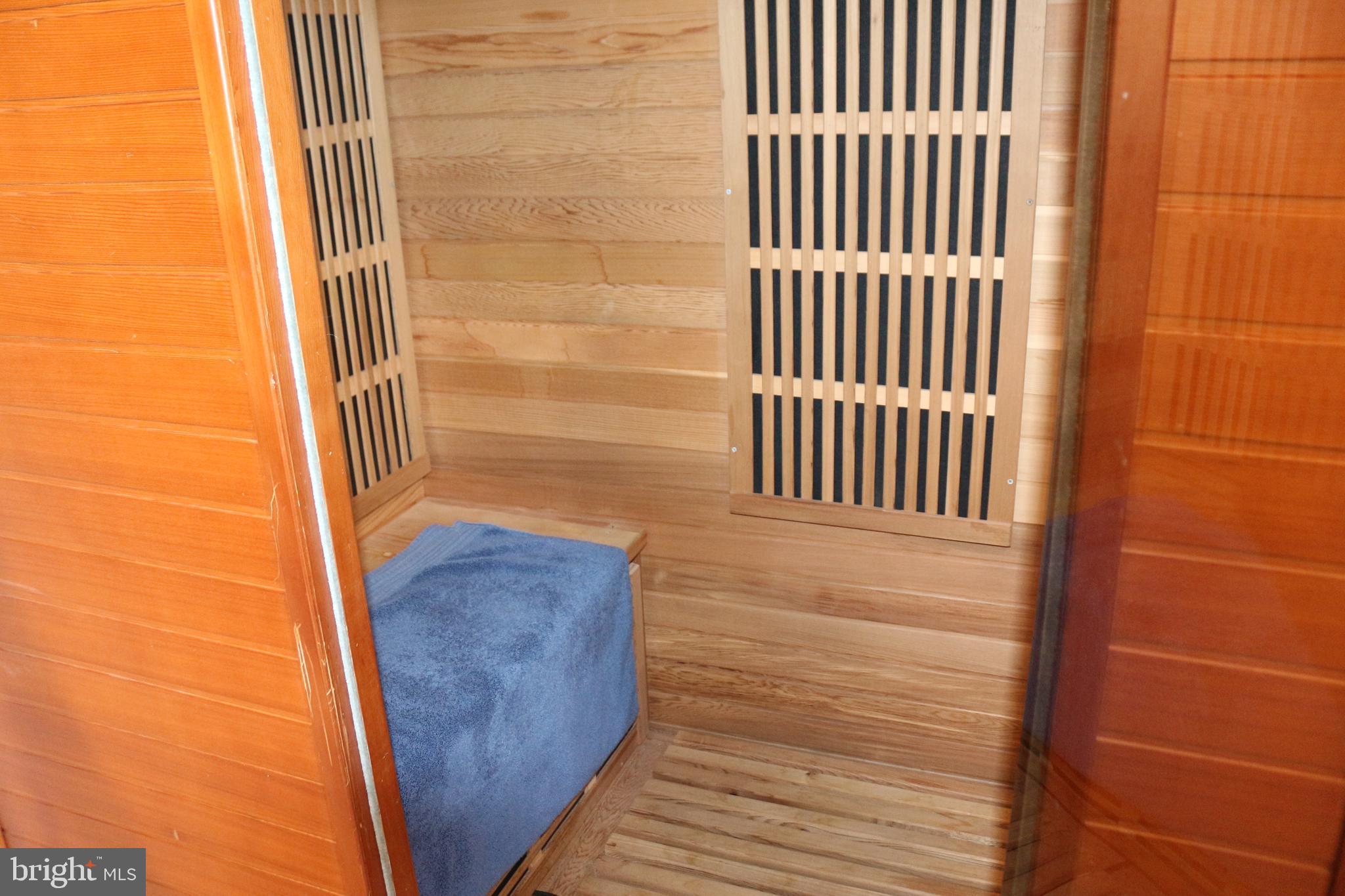 LAKELAND PLACE - Residential