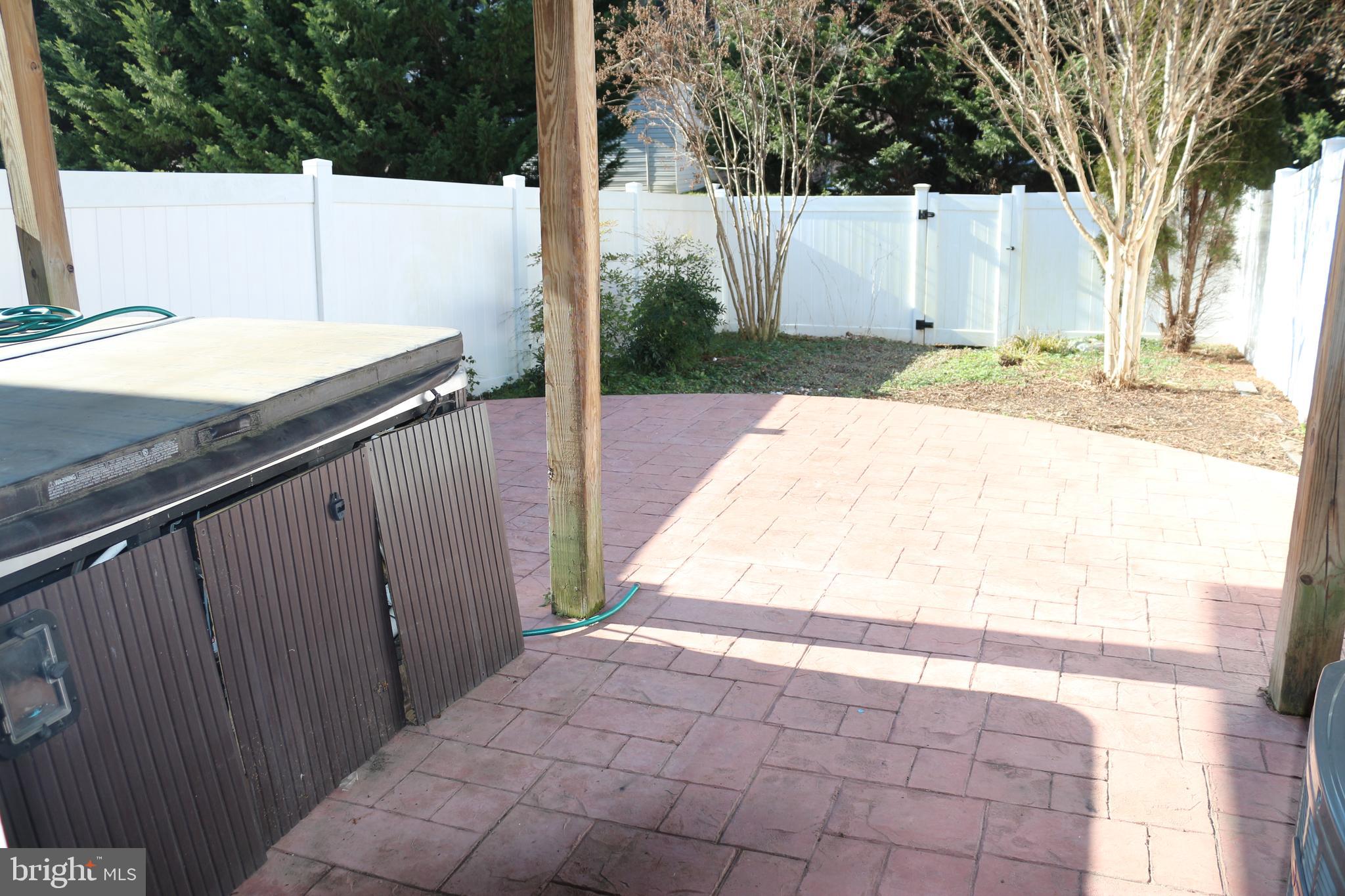 LAKELAND PLACE - Residential