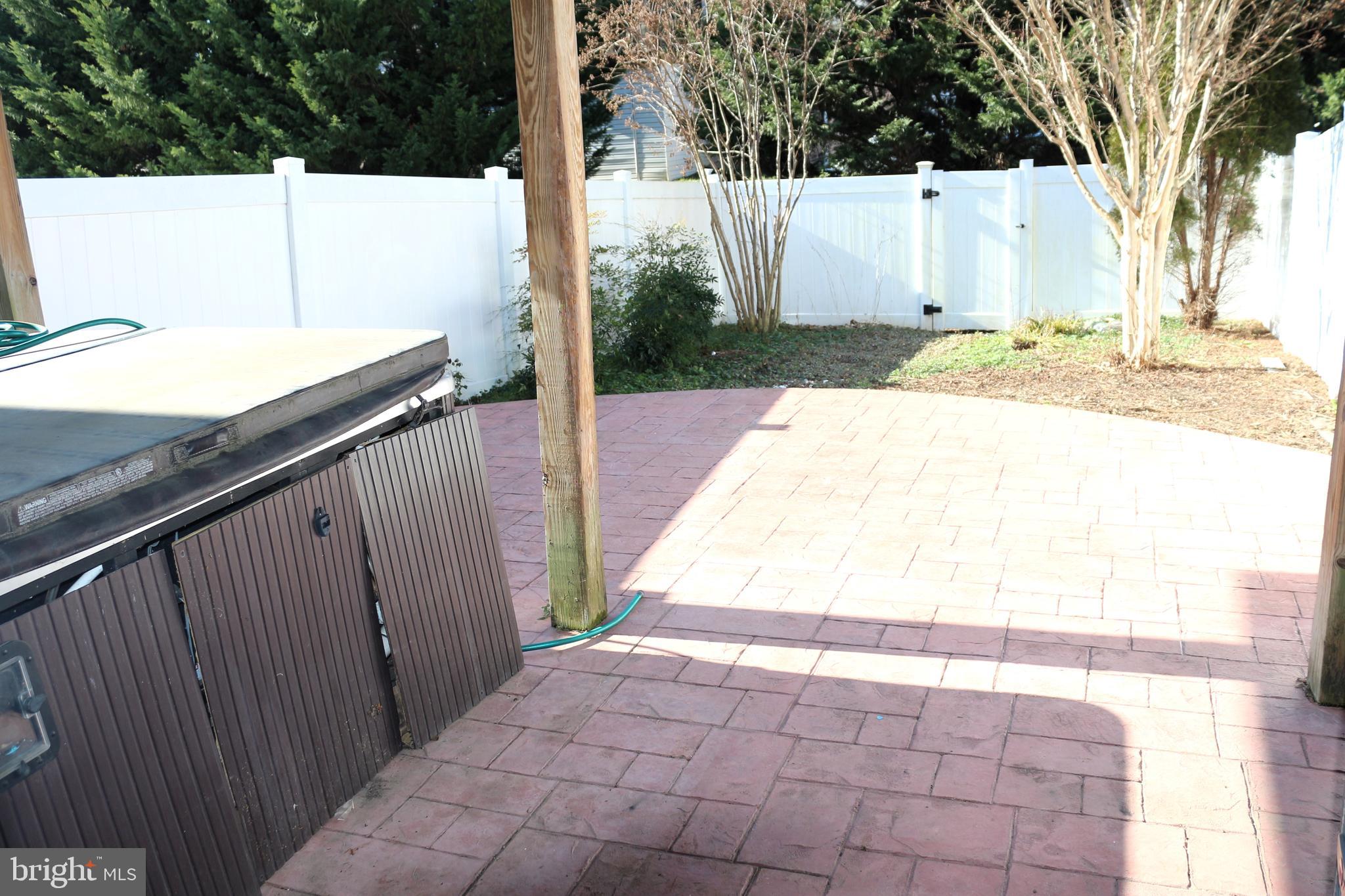 LAKELAND PLACE - Residential