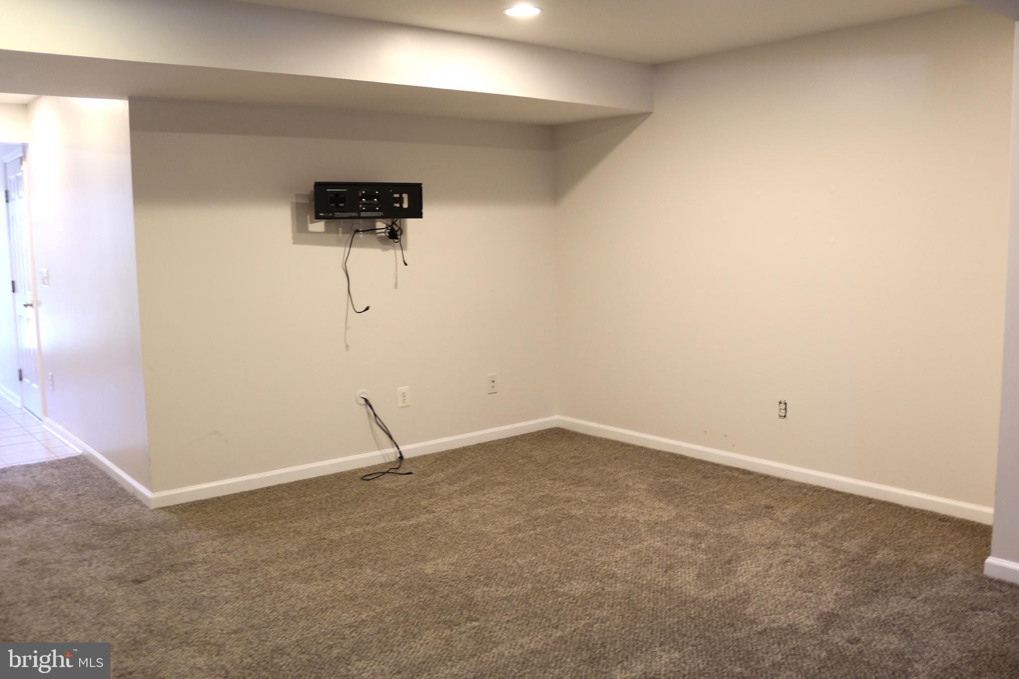 LAKELAND PLACE - Residential