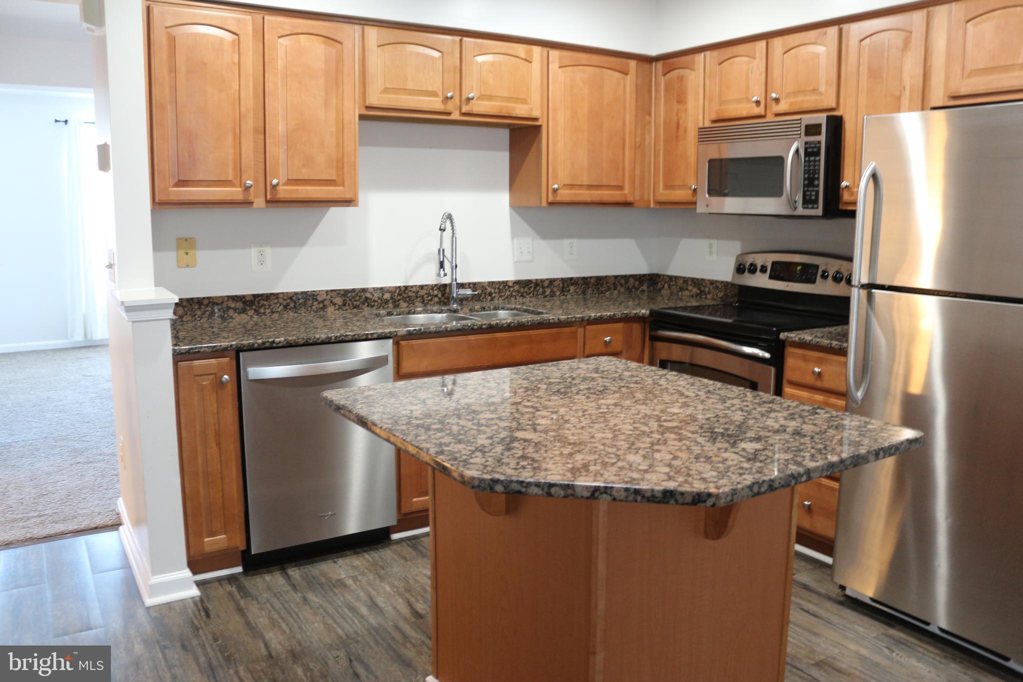 LAKELAND PLACE - Residential