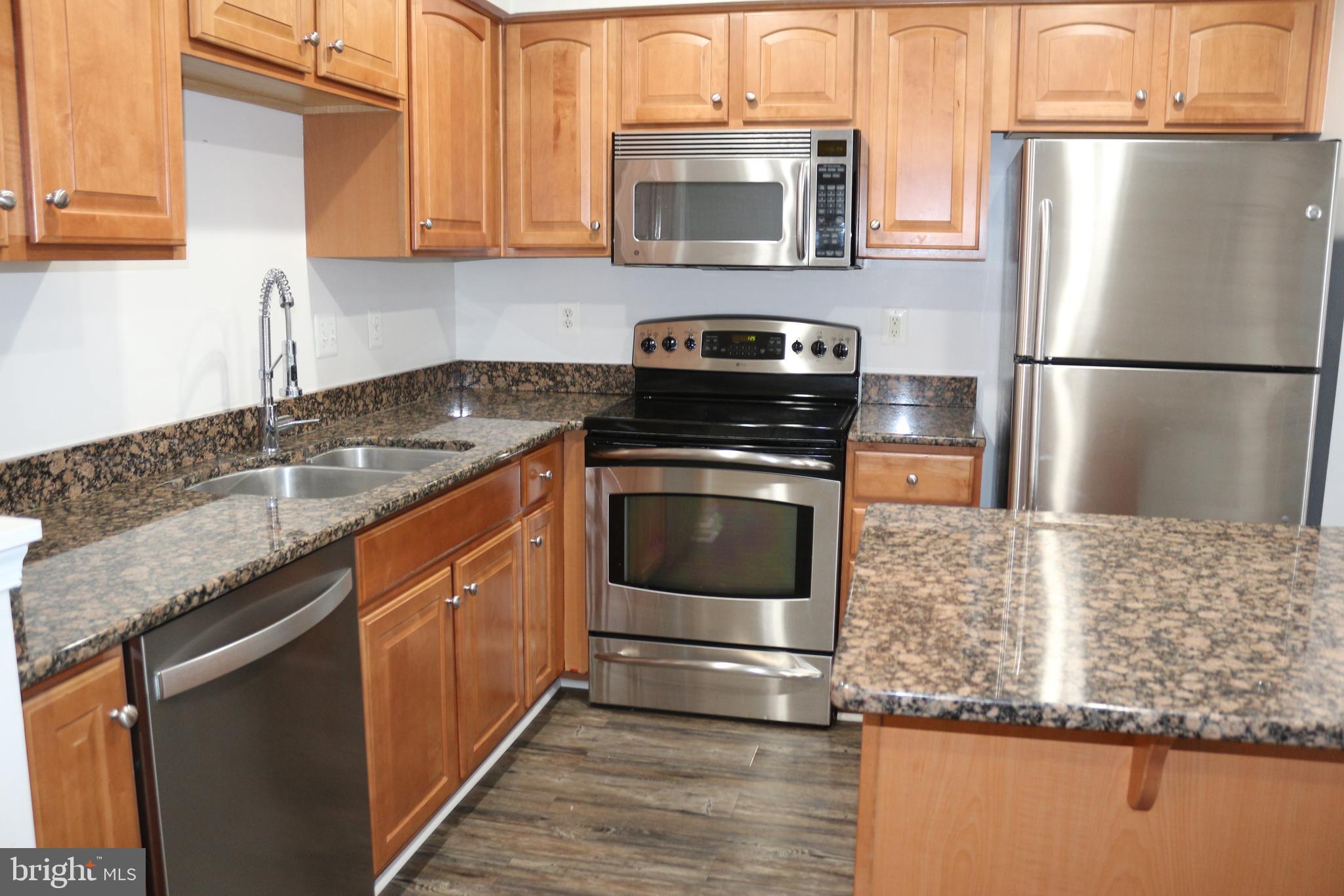 LAKELAND PLACE - Residential