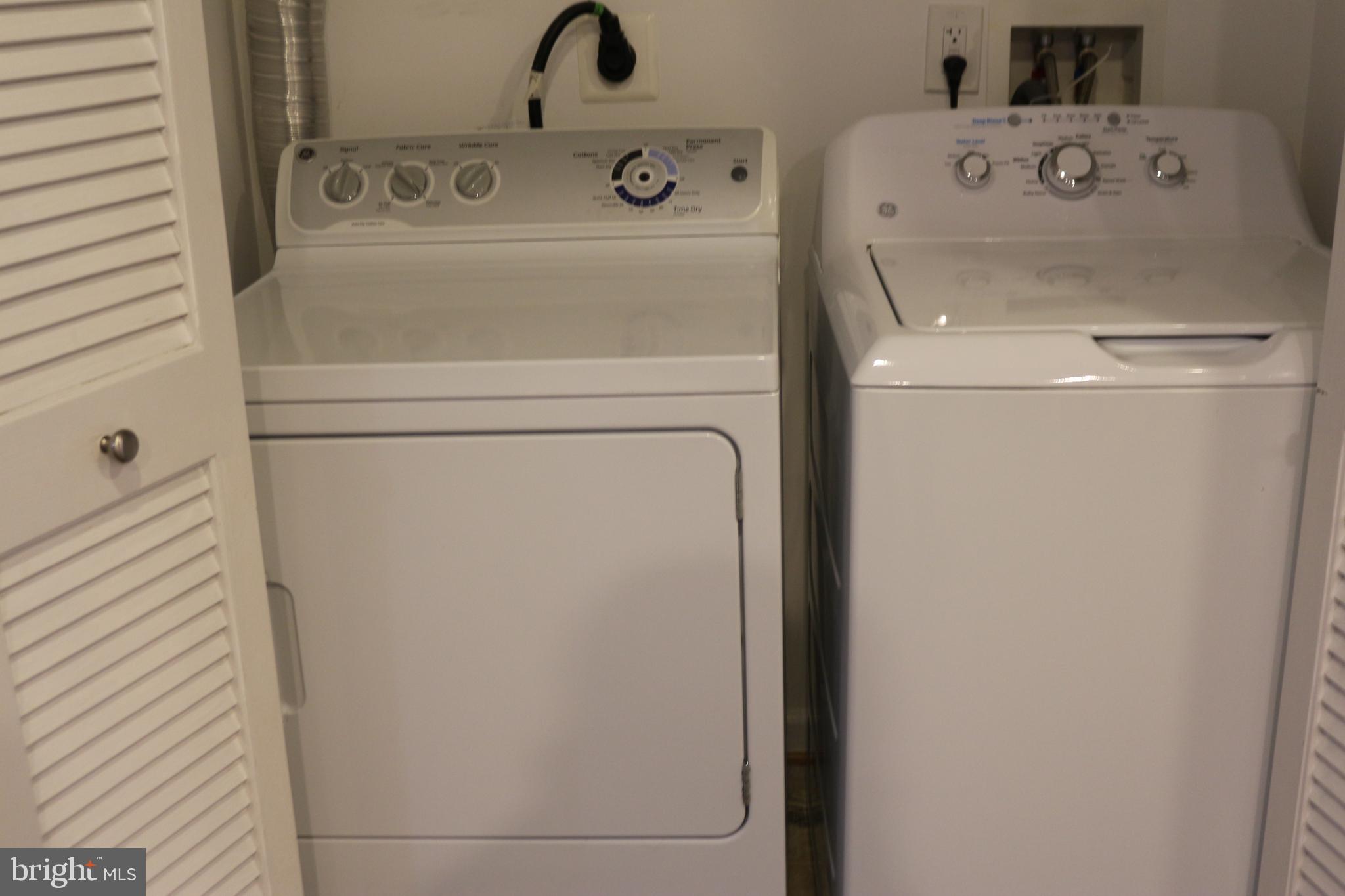 LAKELAND PLACE - Residential