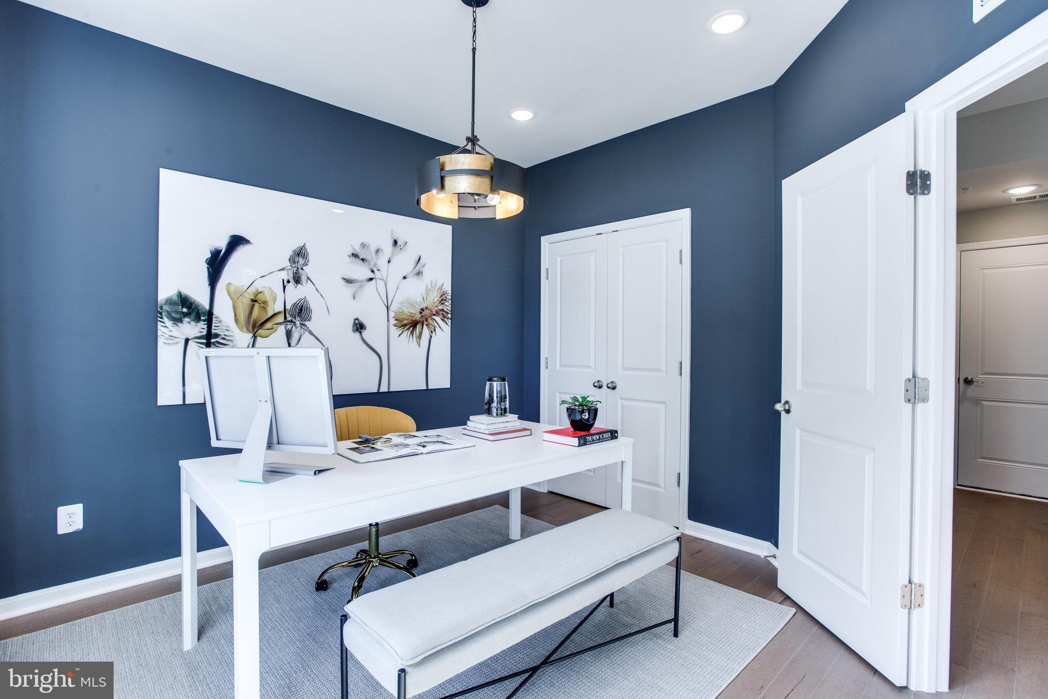 TOWNS AT MARKET COMMONS - Residential