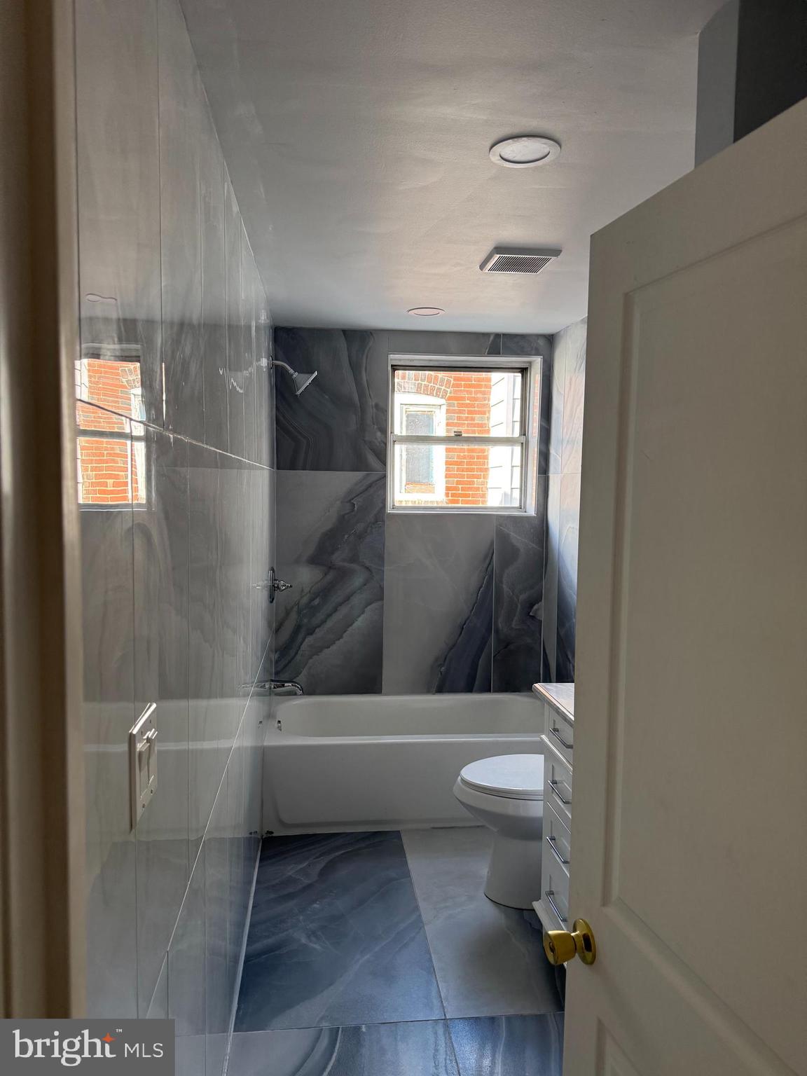 6044 WASHINGTON AVENUE