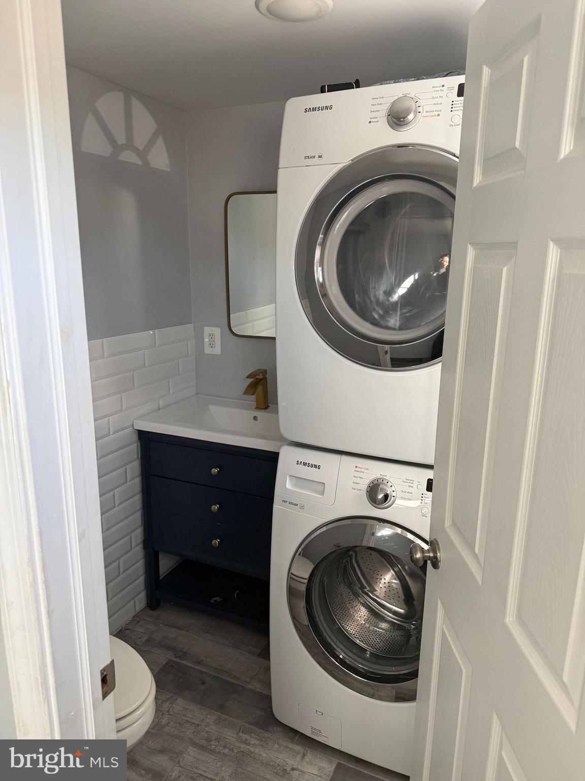 6044 WASHINGTON AVENUE