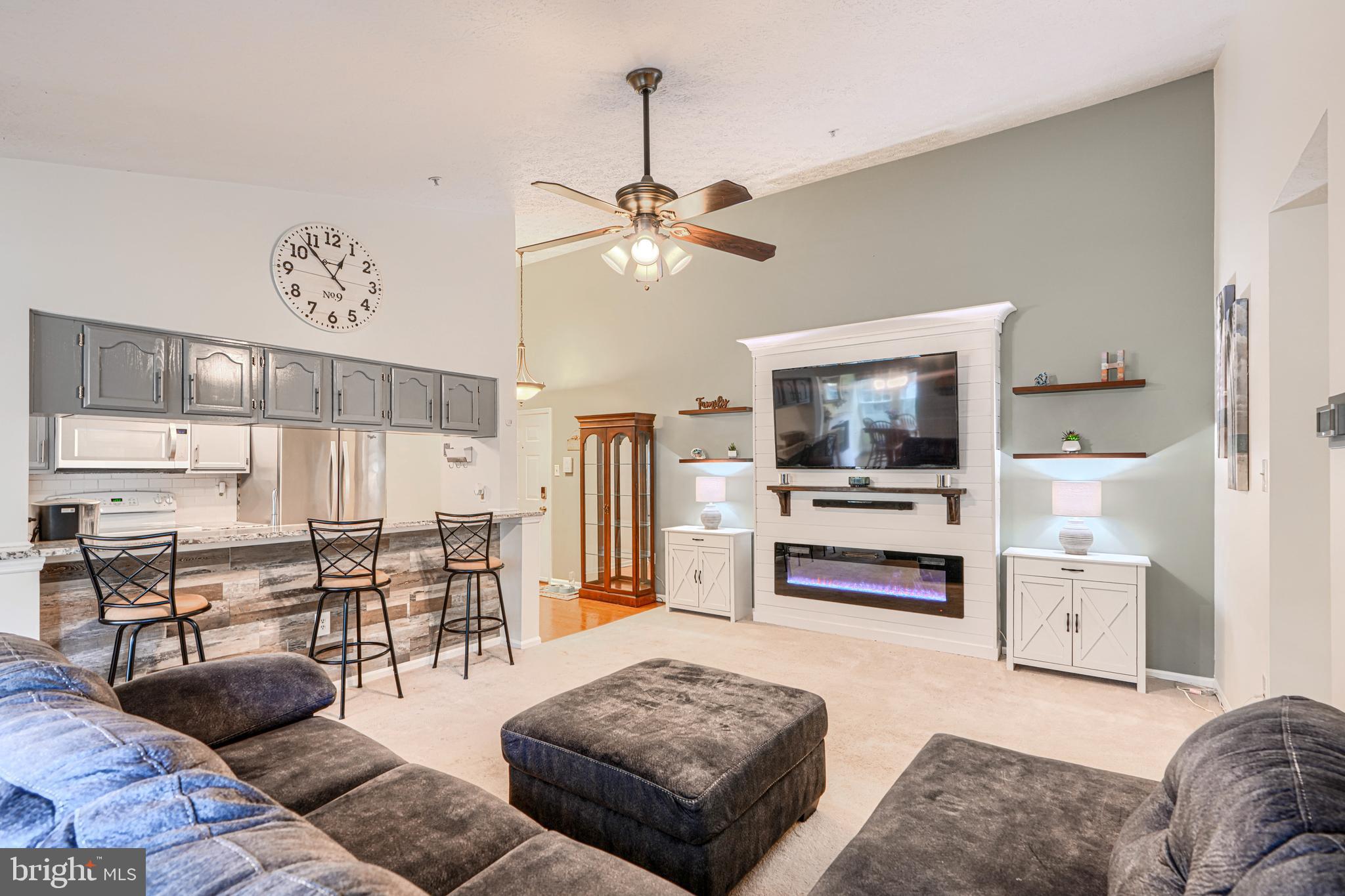 BRENTWOOD CONDO - Residential