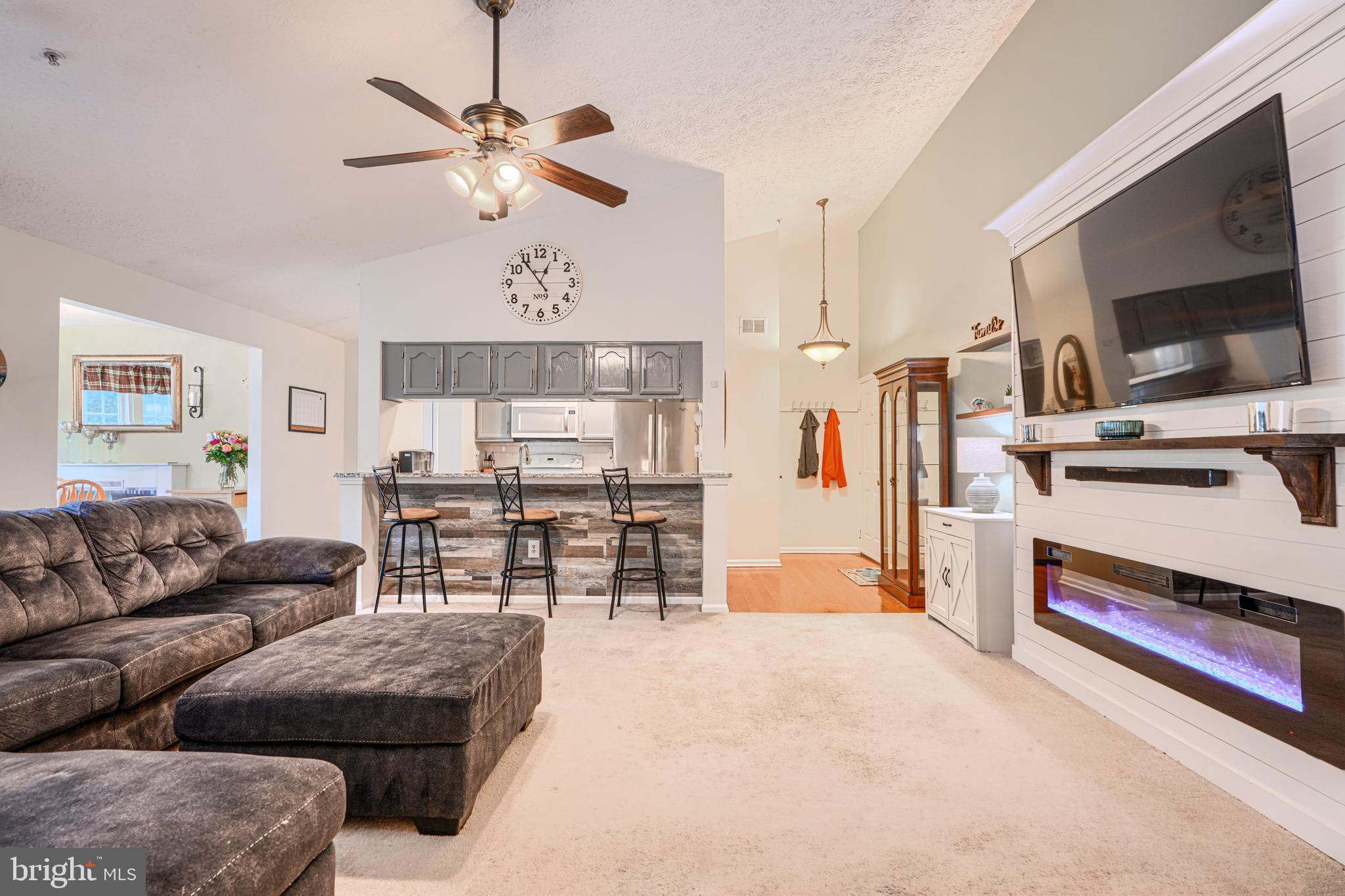 BRENTWOOD CONDO - Residential