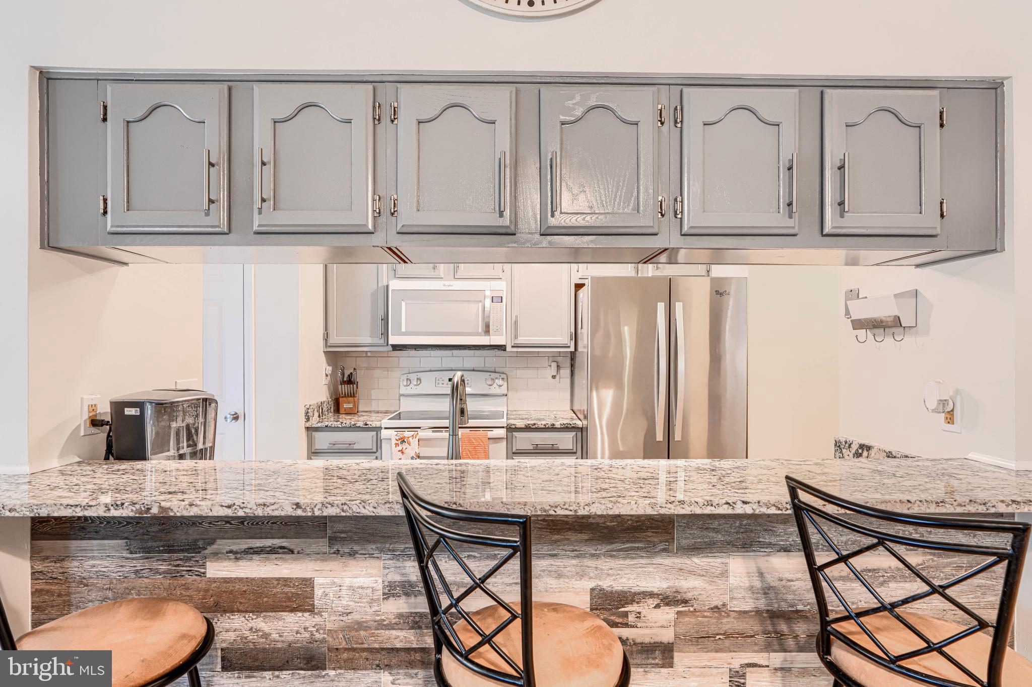 BRENTWOOD CONDO - Residential