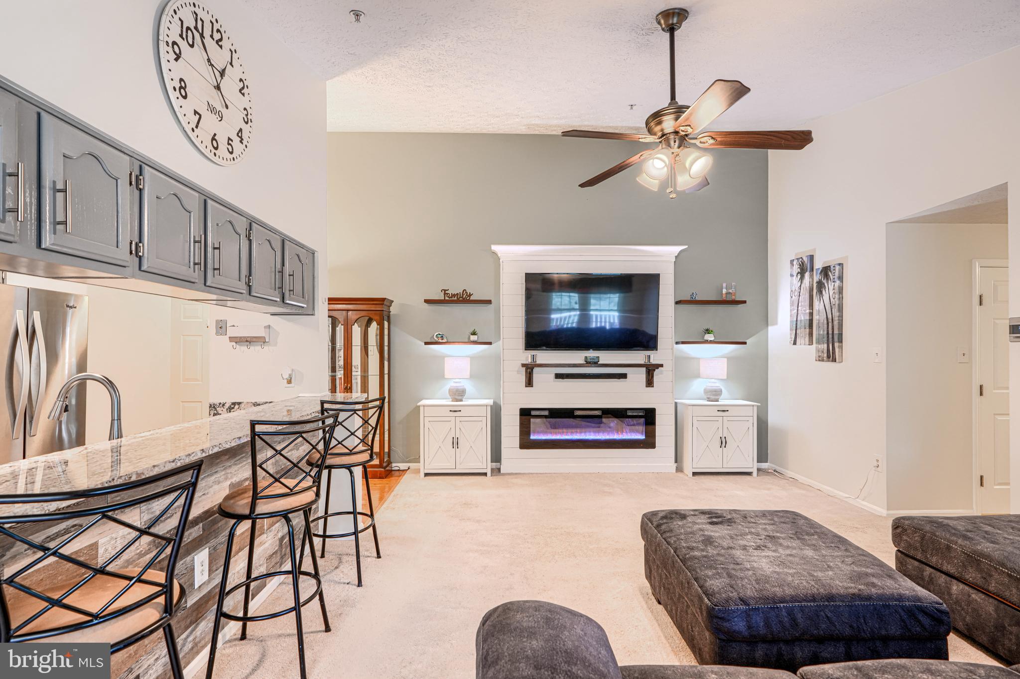 BRENTWOOD CONDO - Residential