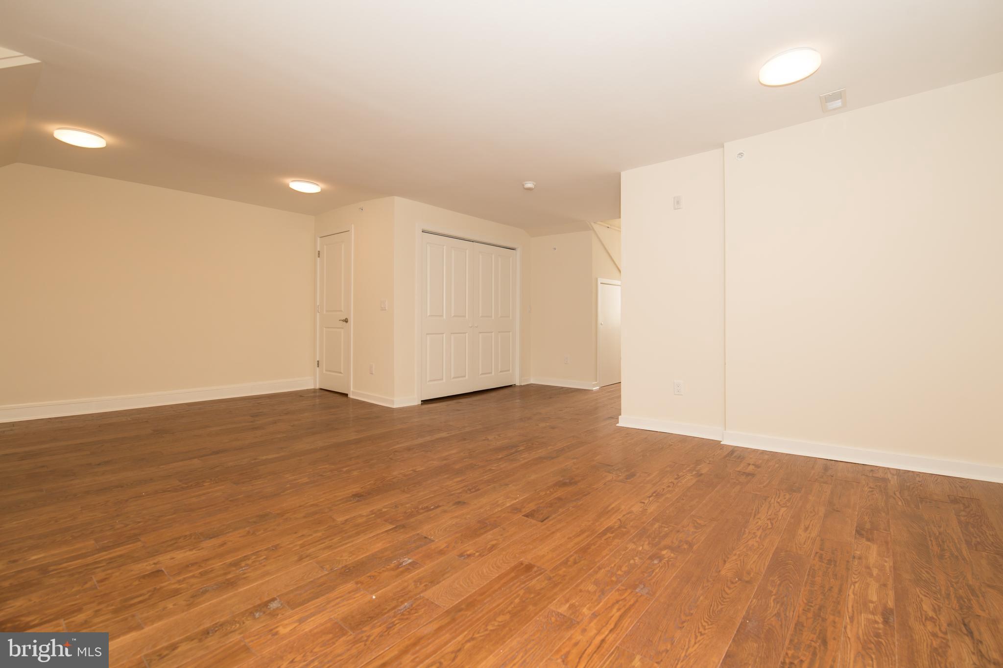 SOCIETY HILL - Residential Lease