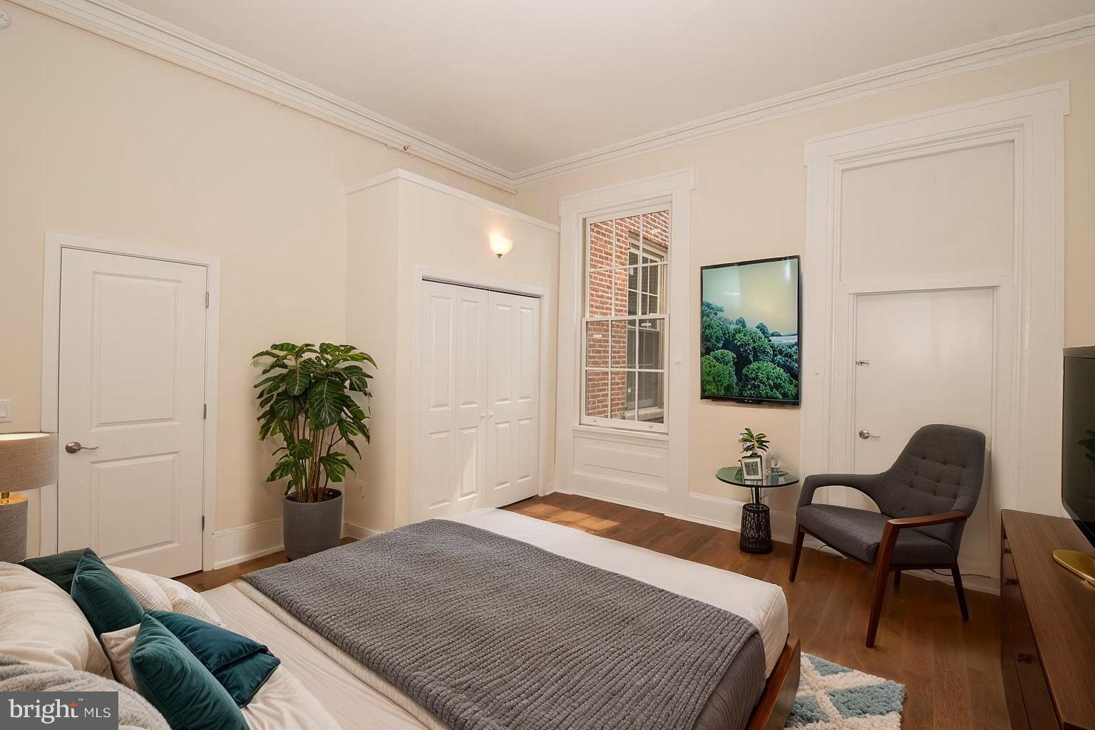 SOCIETY HILL - Residential Lease