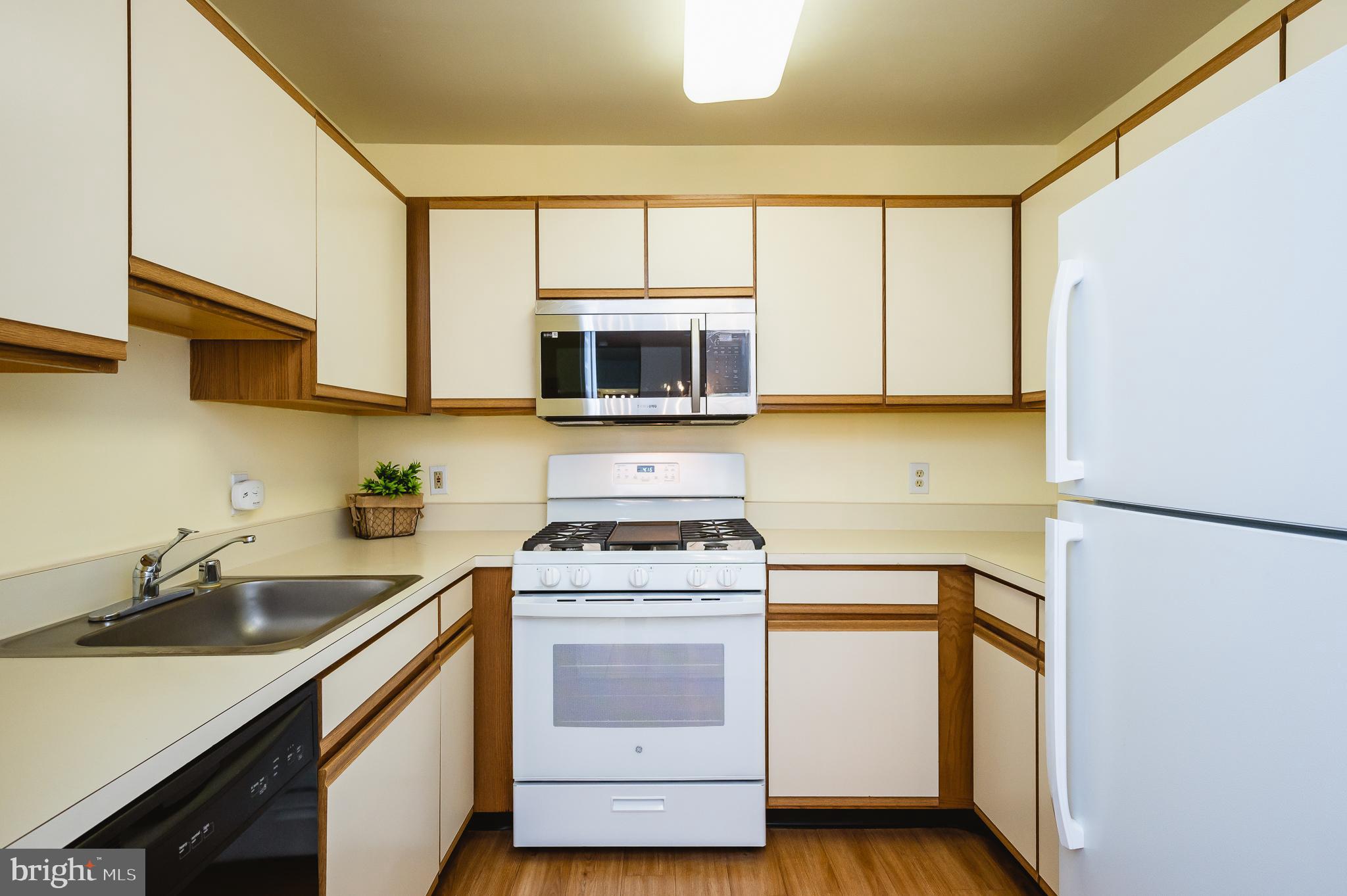 TAYLOR RIDGE CONDOMINIUMS - Residential