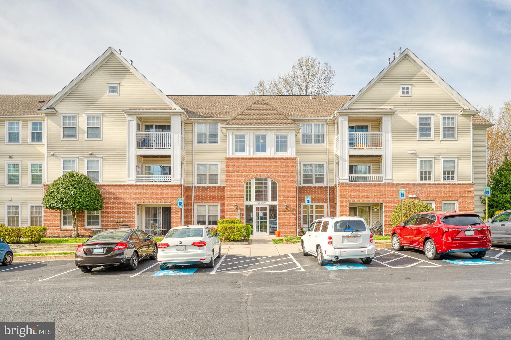 TAYLOR RIDGE CONDOMINIUMS - Residential