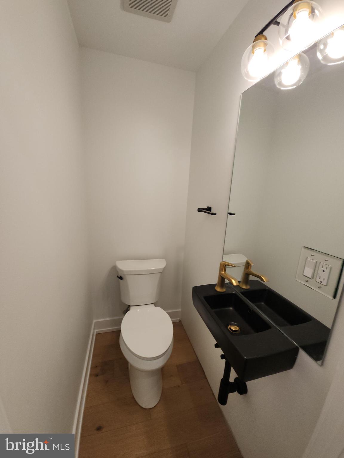 CHESTNUT HILL - Residential Lease