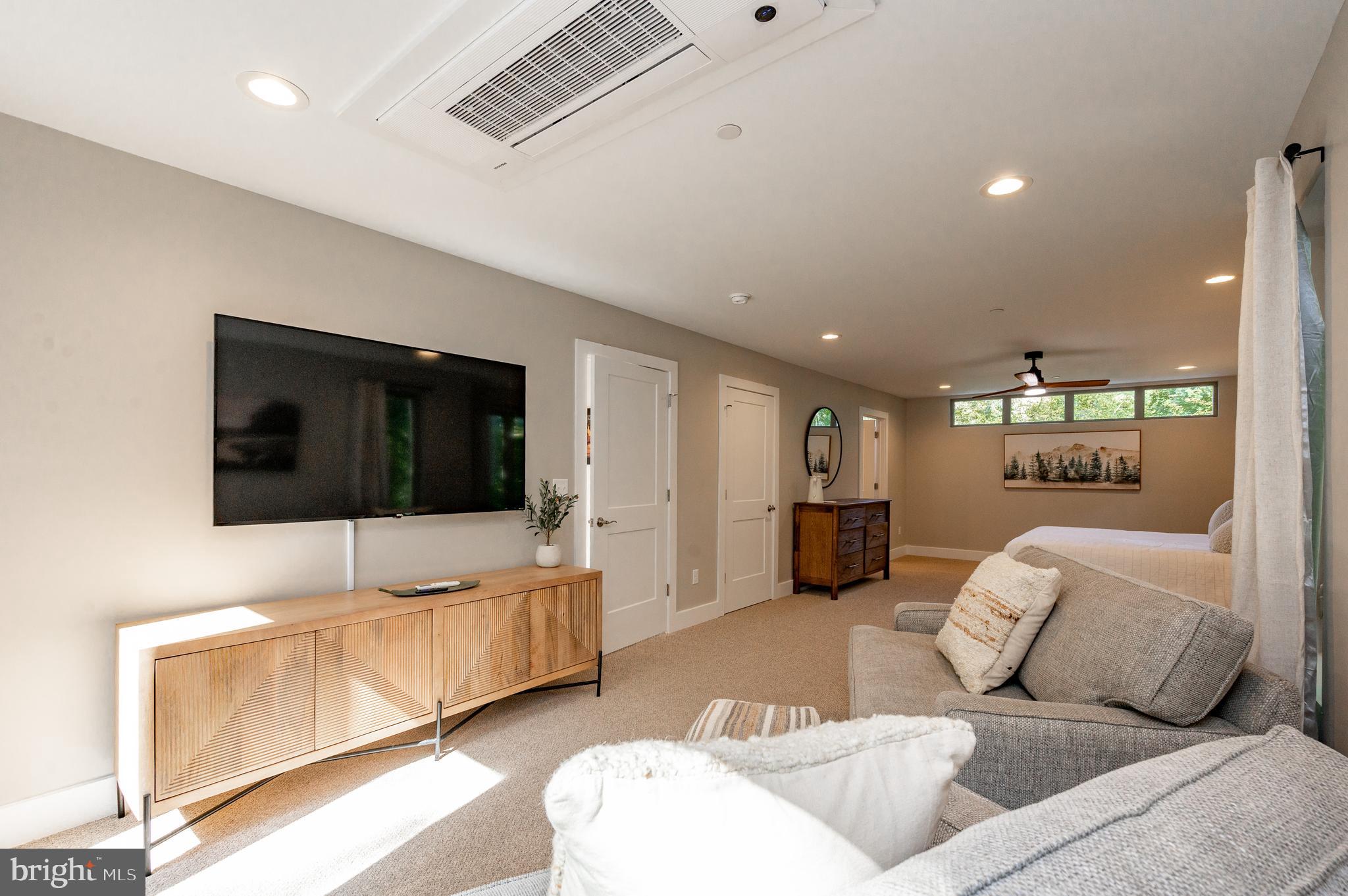 STATE PARK ROAD - Residential