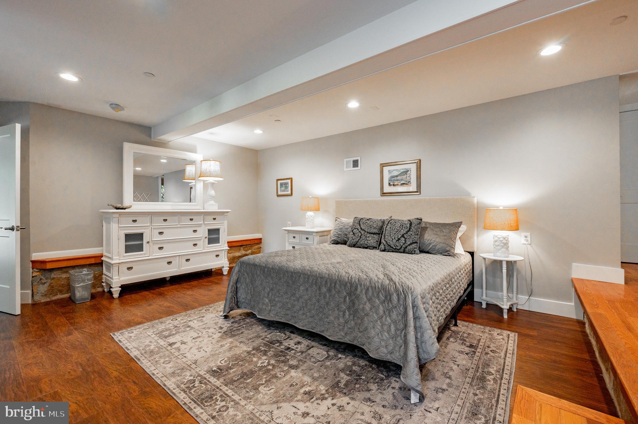 STATE PARK ROAD - Residential