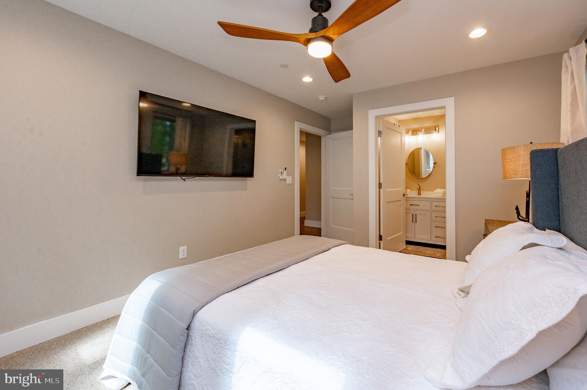 STATE PARK ROAD - Residential