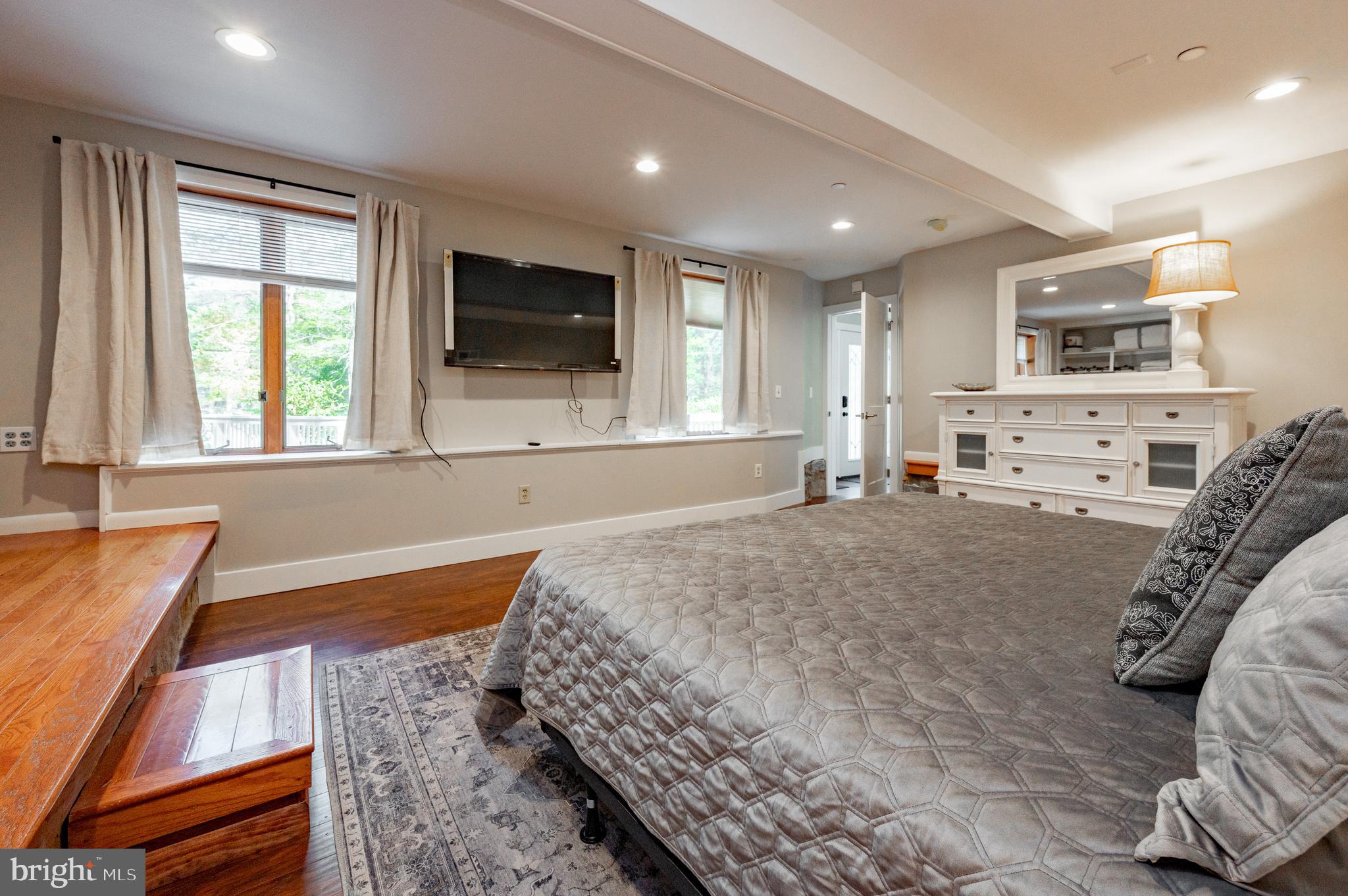 STATE PARK ROAD - Residential