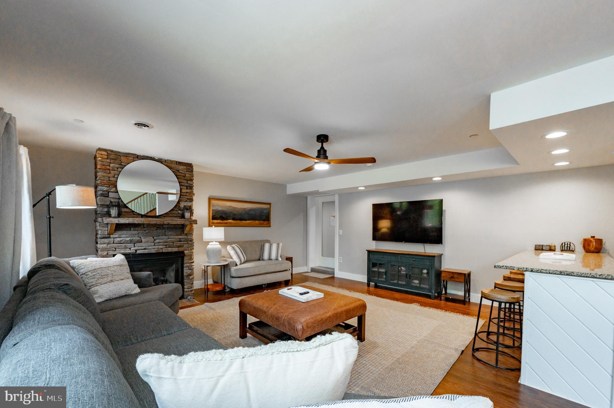 STATE PARK ROAD - Residential