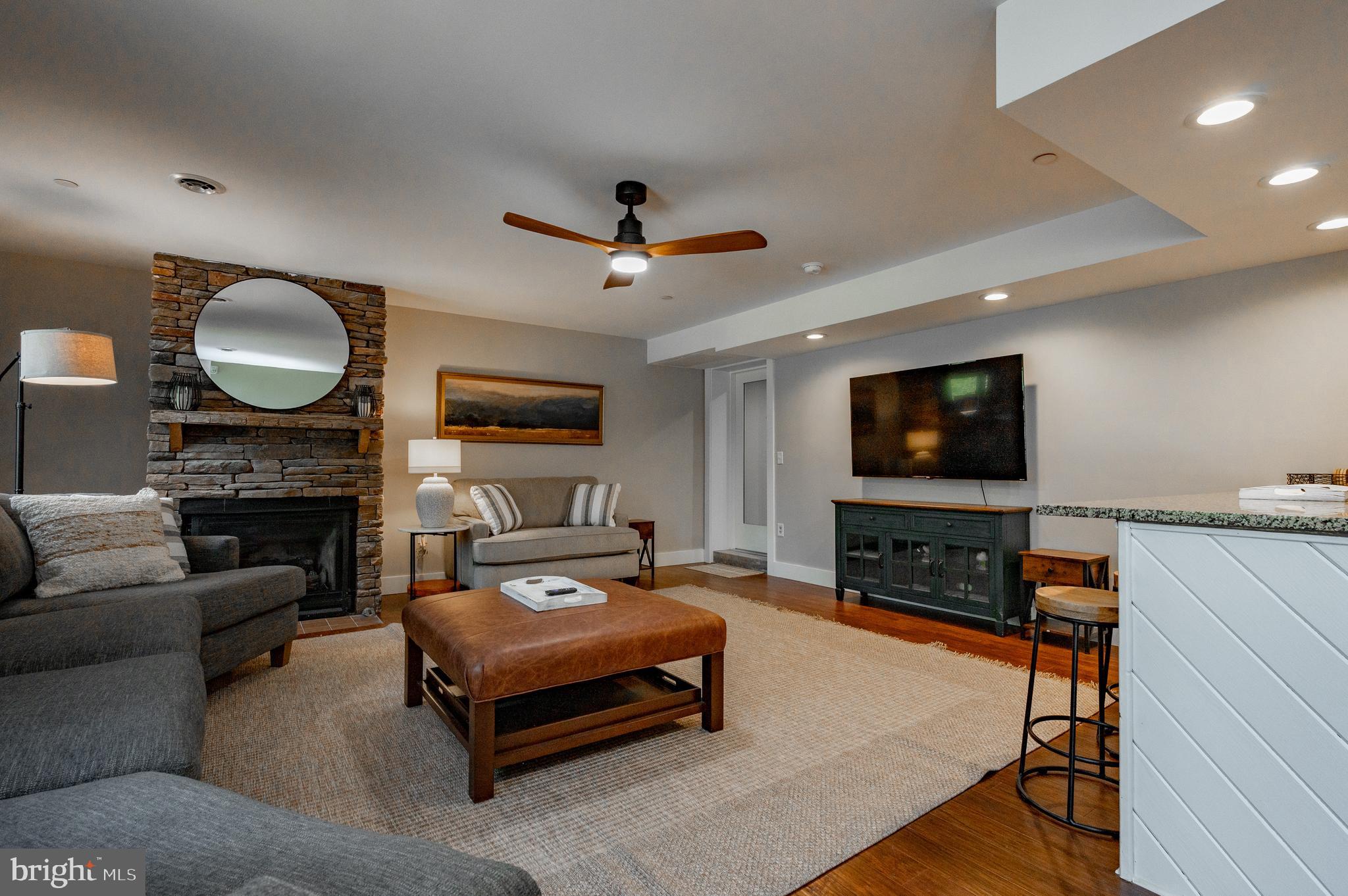 STATE PARK ROAD - Residential