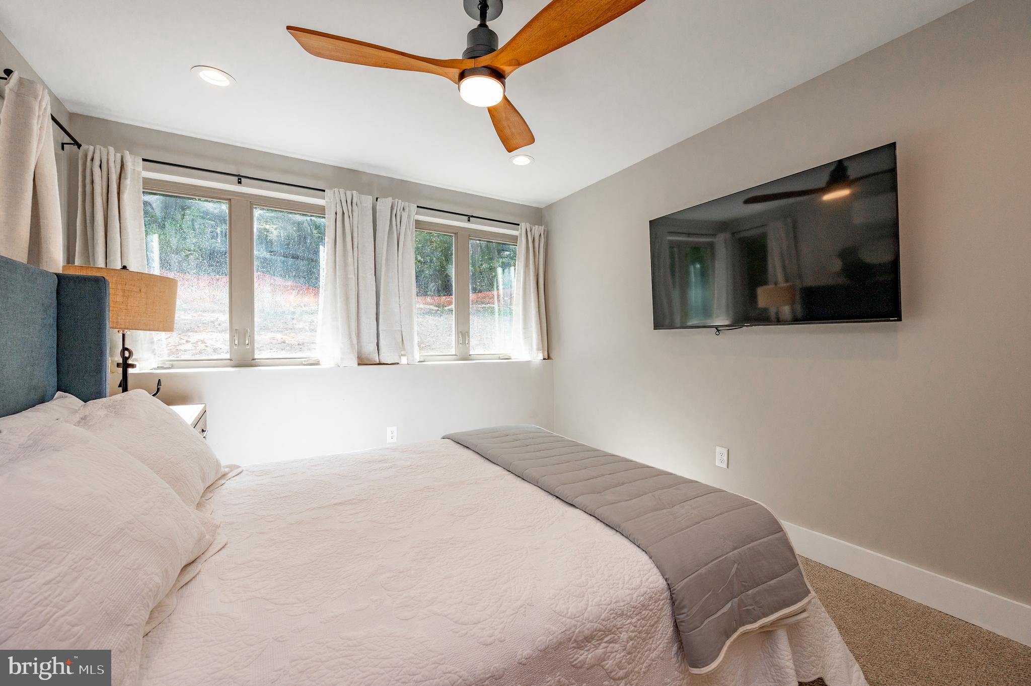 STATE PARK ROAD - Residential