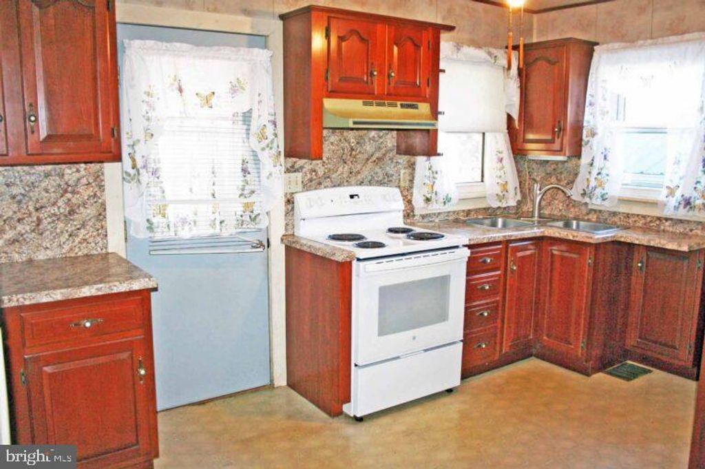 Photo of 1120 Turnpike Road, ELIZABETHTOWN, PA 17022 (MLS # PALA2060876)