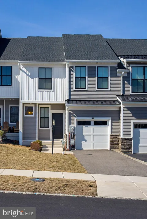 36 Umbrell Dr, Eagleville, PA MLS: PAMC2130774