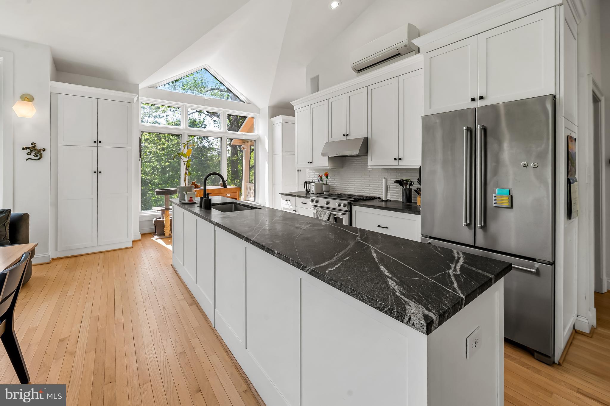 ROLAND PARK - Residential