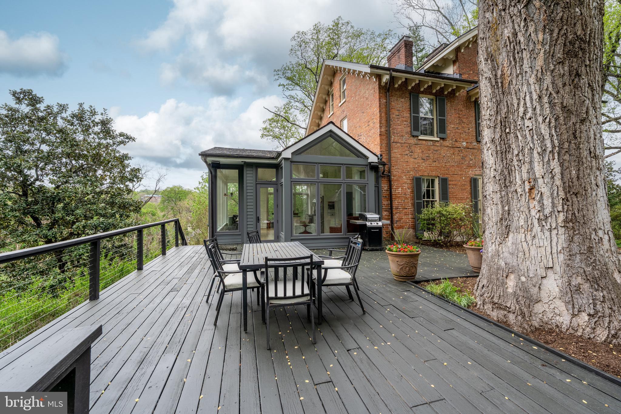 ROLAND PARK - Residential