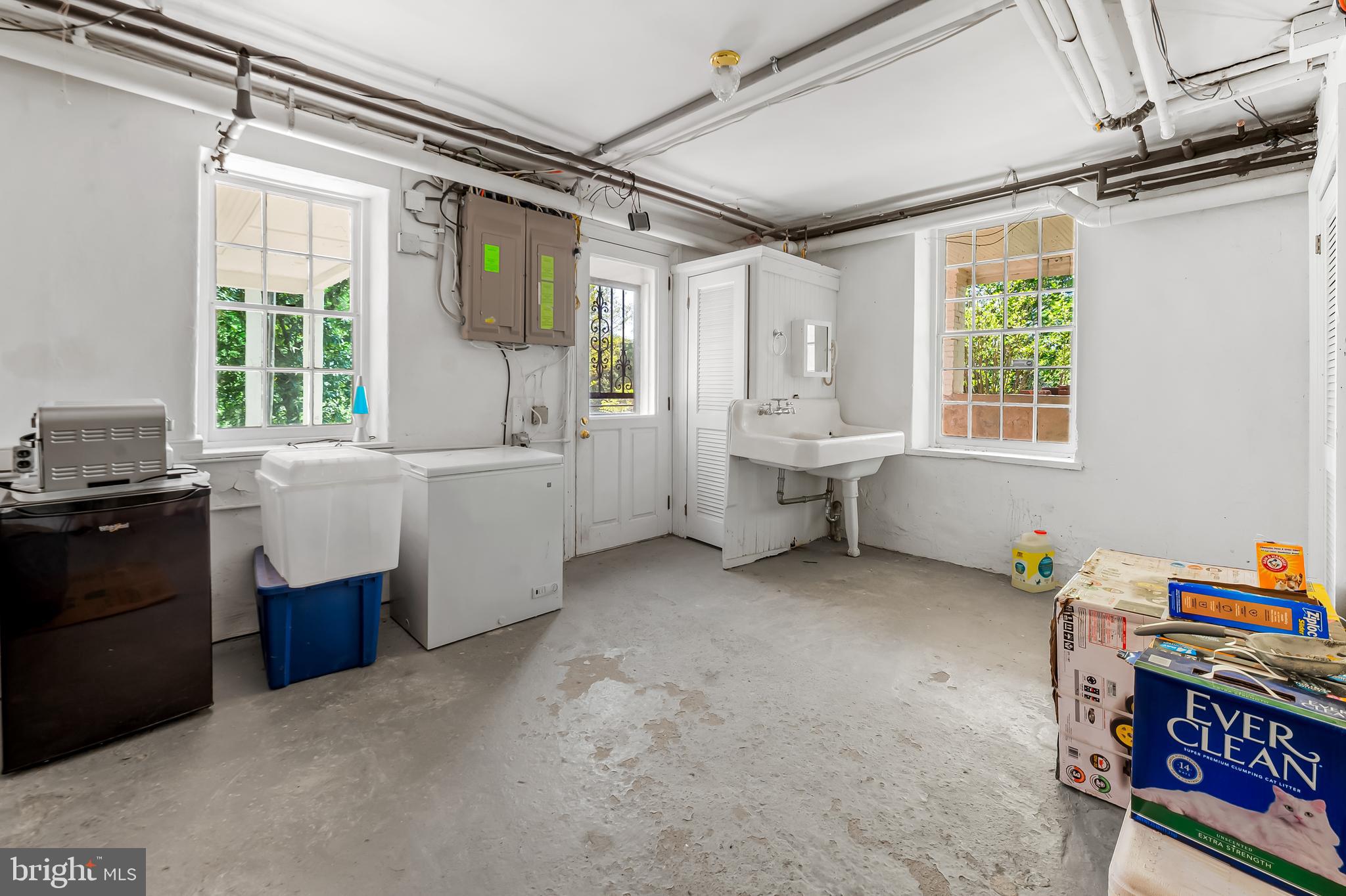 ROLAND PARK - Residential